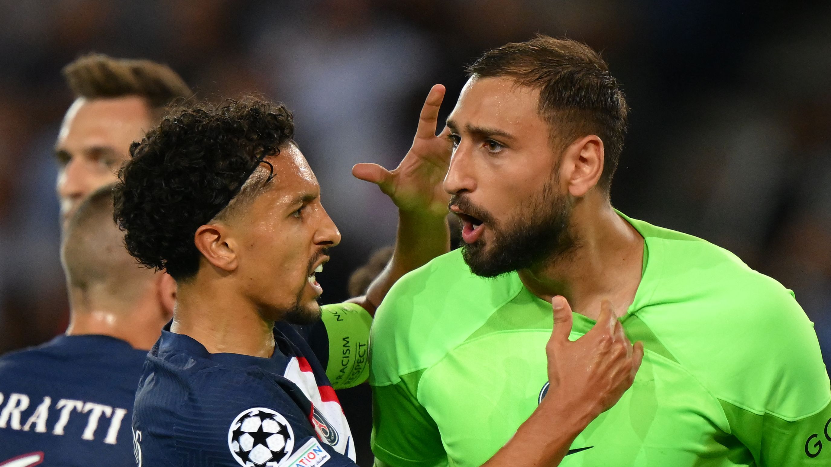 جالطة سراي يقدم عرضًا متواضعًا لضم إيدرسون حارس مانشستر سيتي، مع وجود جيانلويجي دوناروما حارس باريس سان جيرمان كبديل محتمل