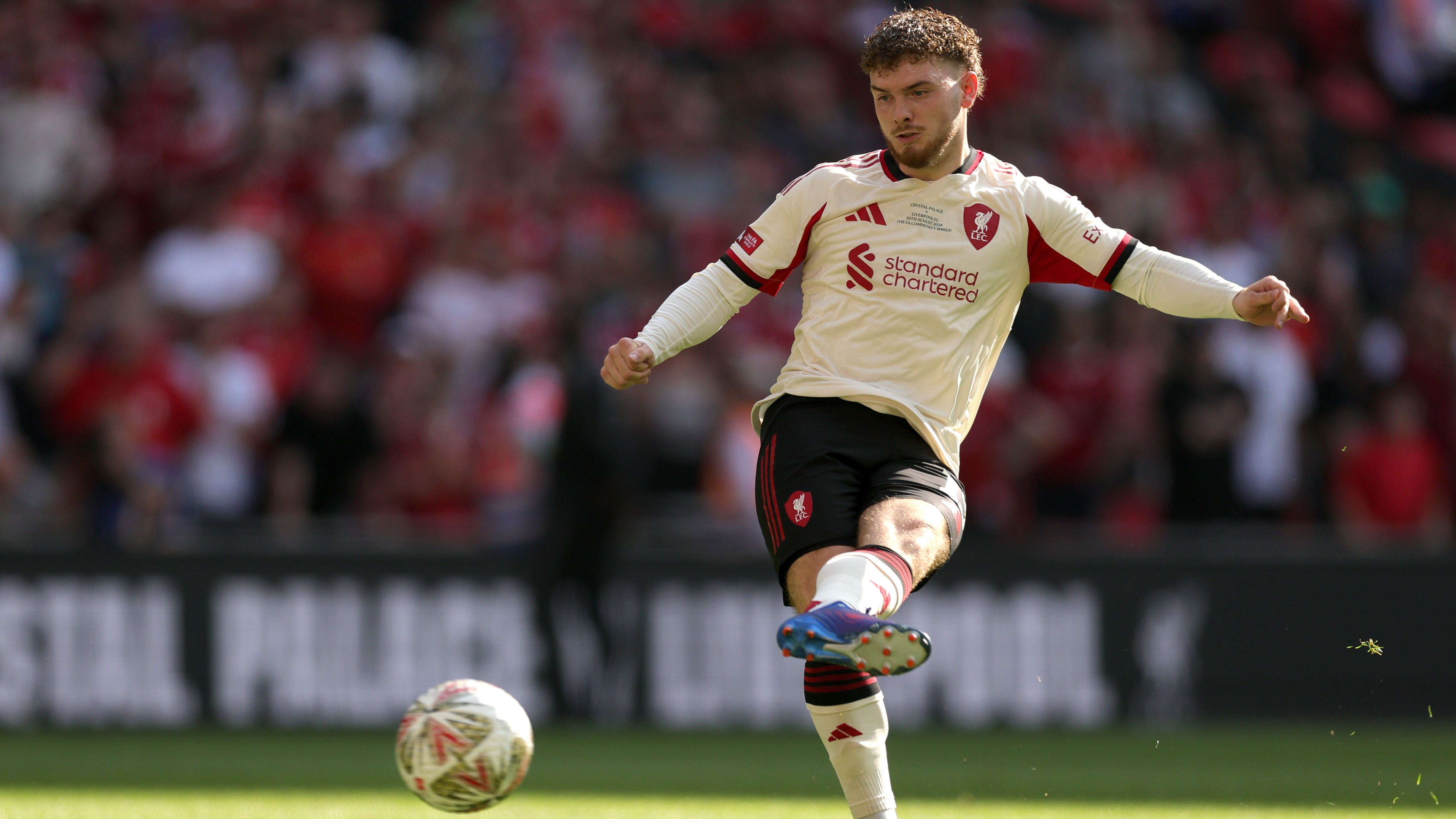 كريستال بالاس يتطلع إلى لاعب ليفربول في صفقة تبادل محتملة مع مارك غويهي