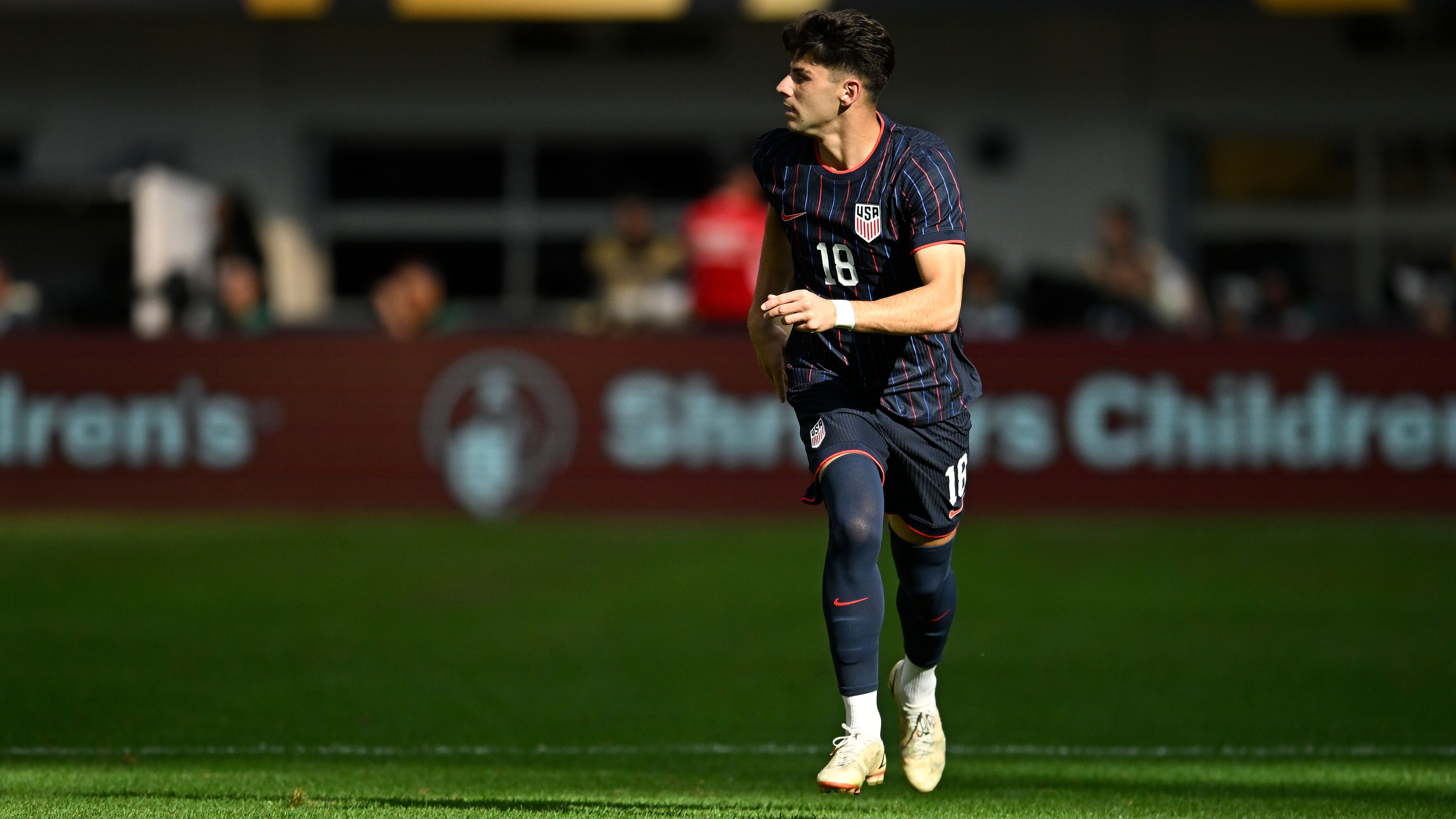 "هذه صفعة على الوجه" - ينتقد تيم هوارد، نجم منتخب الولايات المتحدة الأمريكية، العرض "المجنون" الذي قدمه ميدلسبره لضم ماكس أرفستن، مدافع كولومبوس كرو.