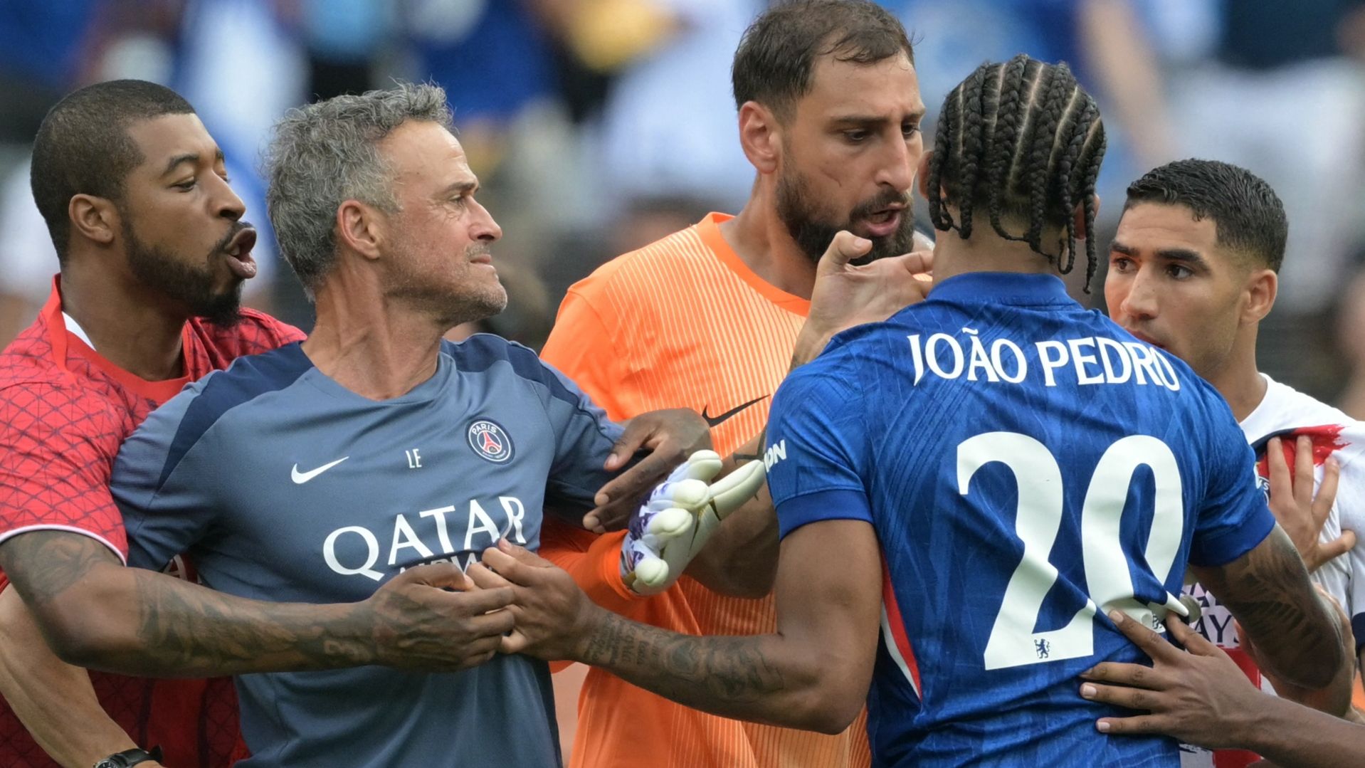 لويس إنريكي لا يواجه أي عقوبة على الحادثة في نهائي كأس العالم للأندية