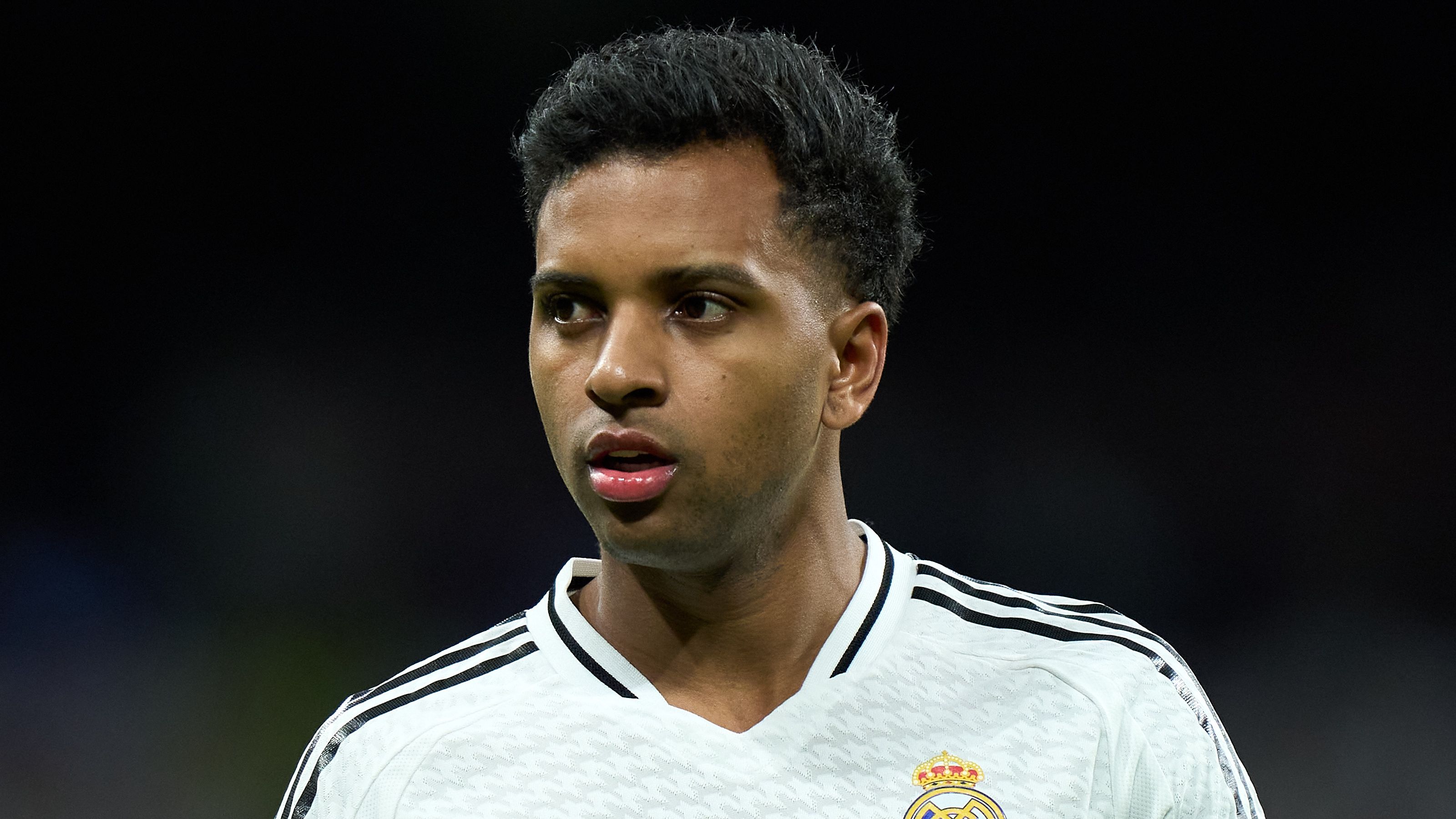 غوارديولا وتين هاج يتنافسان على موهبة موناكو مقابل 70 مليون يورو، وباير ليفركوزن يلاحقهما