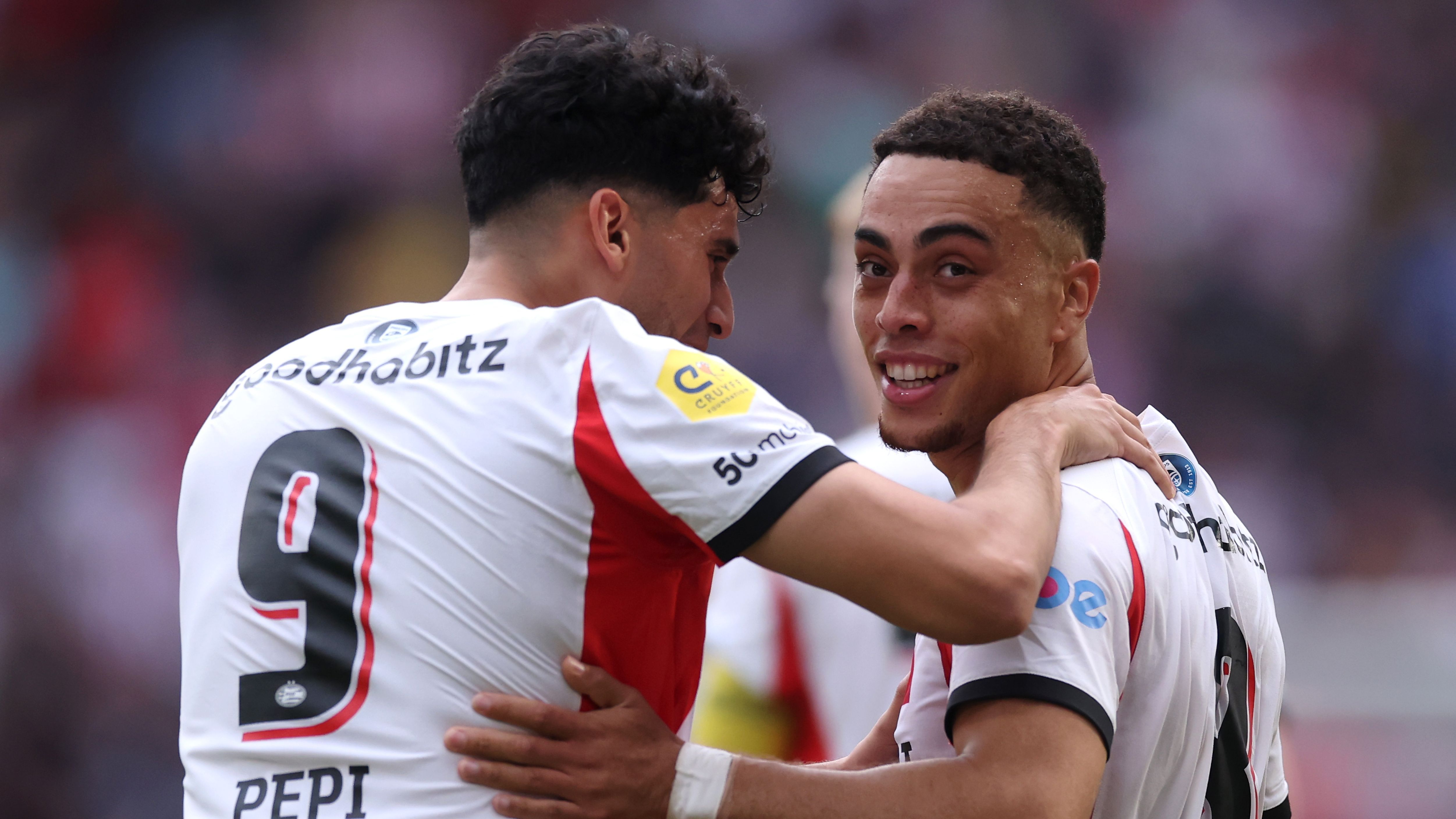 لاعبو منتخب الولايات المتحدة الأمريكية يستعيدون تألقهم: بالوجون، وبيبي، وكاردوسو يتألقون في الدوريات الأوروبية