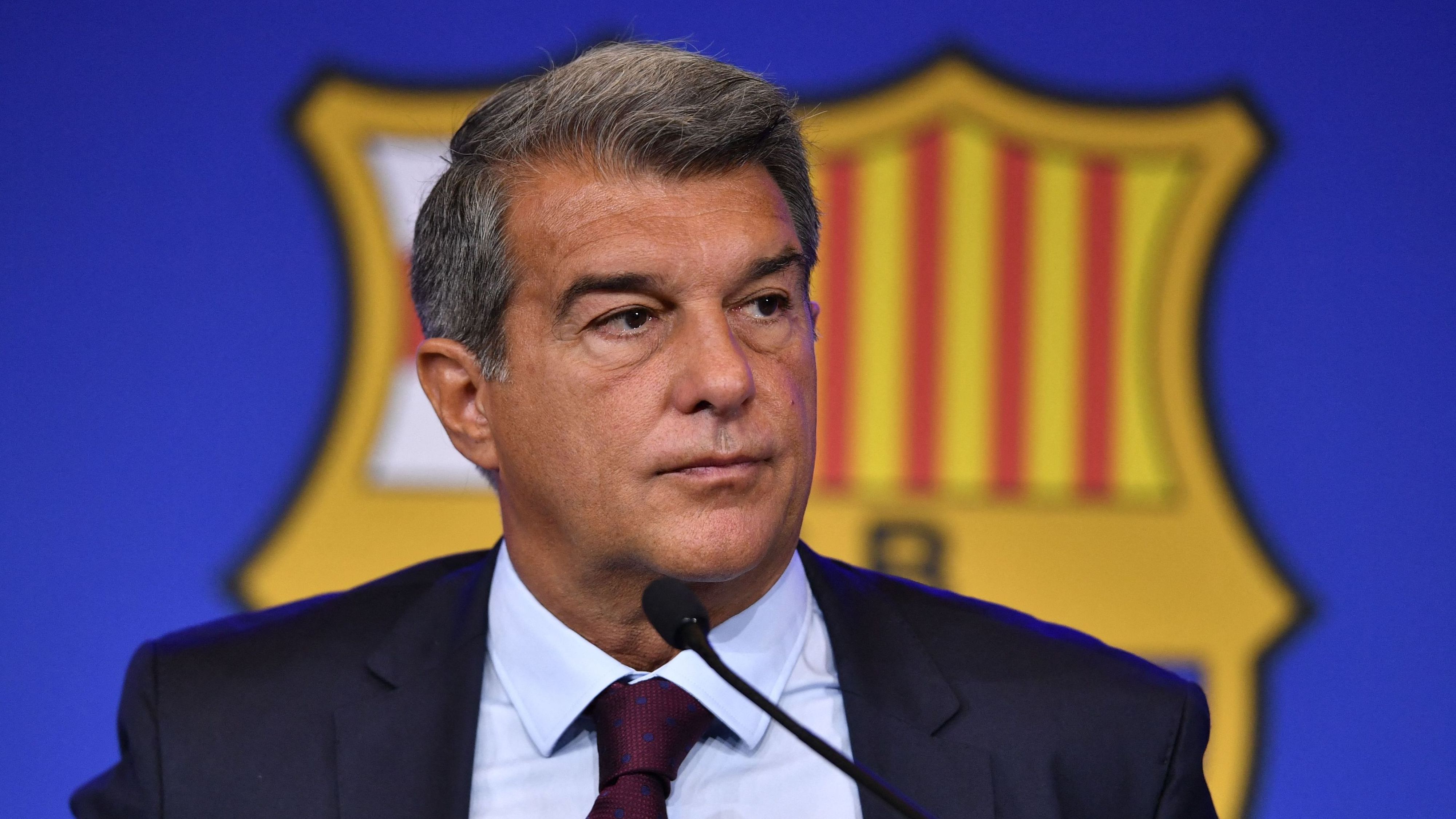 رئيس برشلونة يسعى لضخ 7 ملايين يورو في مجلس الإدارة وسط ضغوط الإنفاق الزائد وقواعد اللعب المالي النظيف
