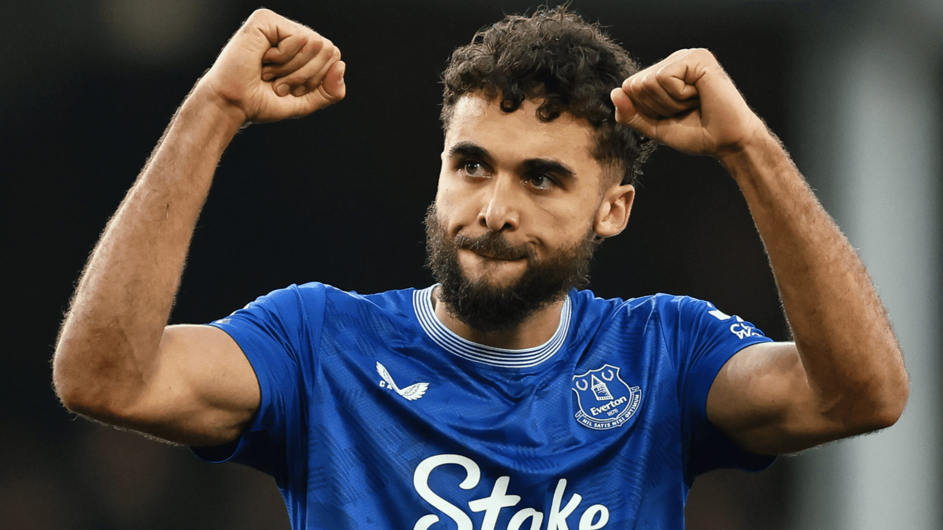 ليدز يُبرم صفقة انتقال حر تاريخية لمهاجم الدوري الإنجليزي الممتاز المُسجل 57 هدفًا
