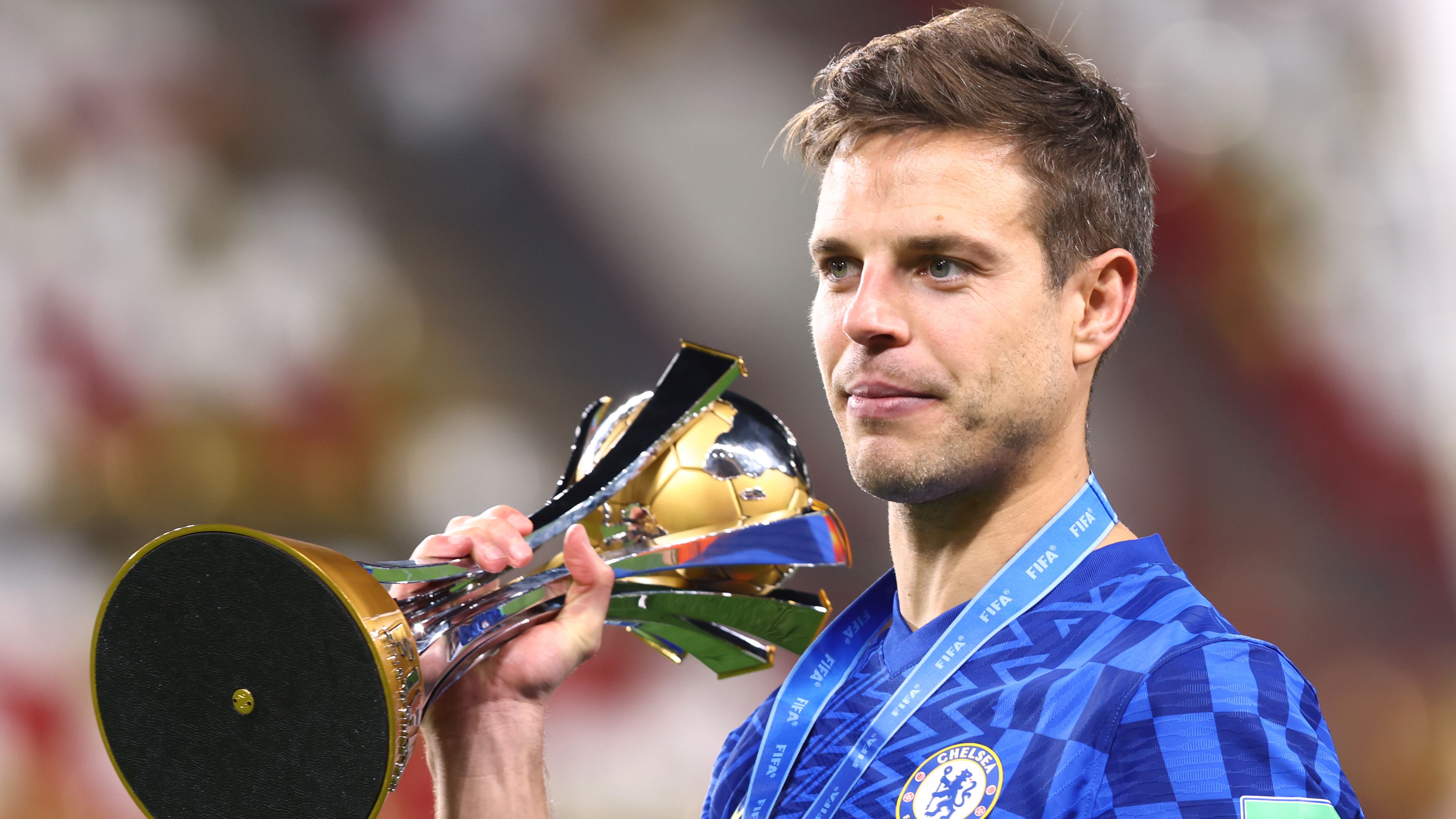 سيزار أزبيليكويتا: مدافع النخبة يستعد لعودة الدوري الأسباني وسط اهتمام النادي الرياضي