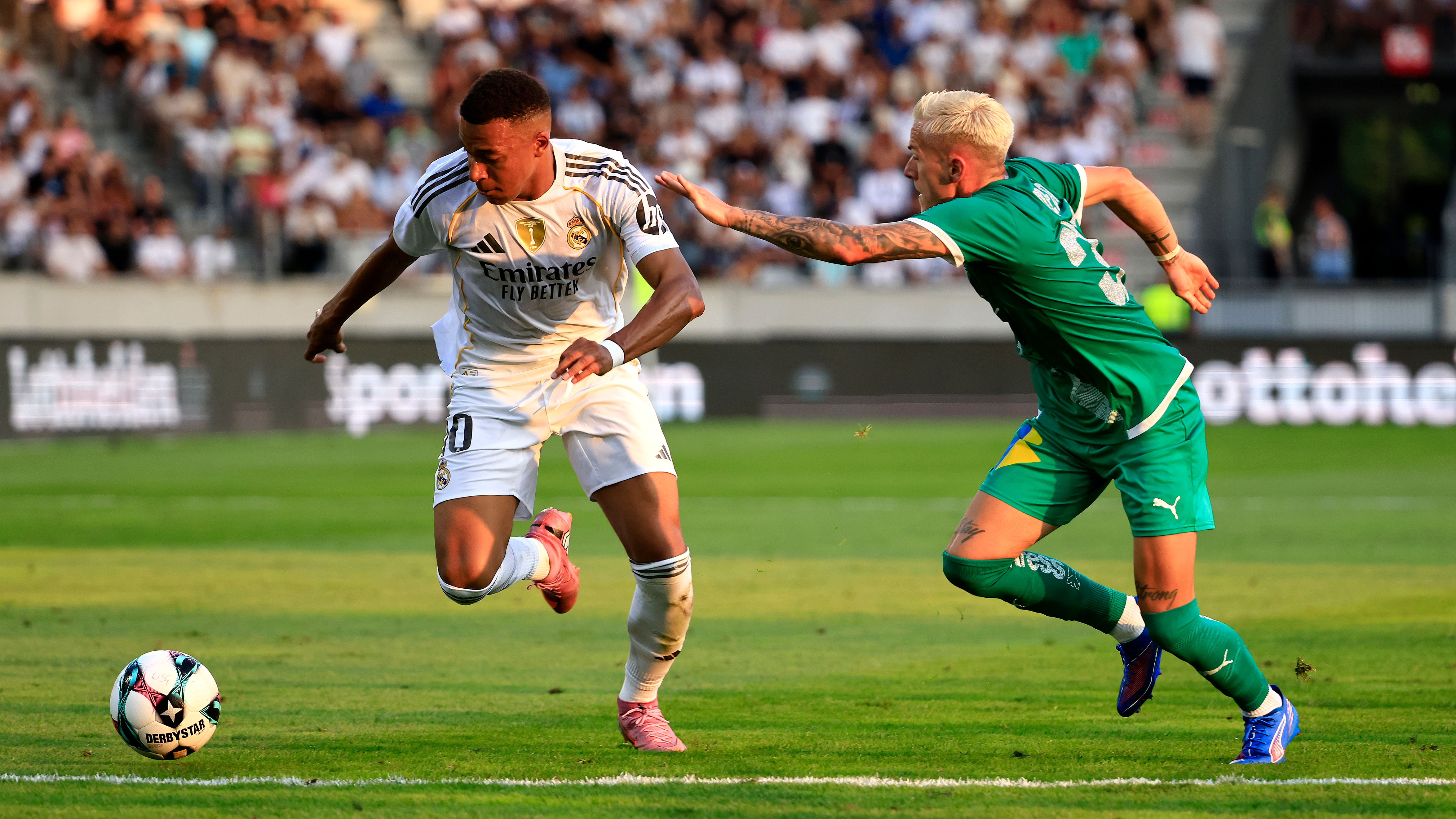 مبابي يتألق بتسجيله هدفين في فوز ريال مدريد الودي؛ وميليتاو يعود منتصراً