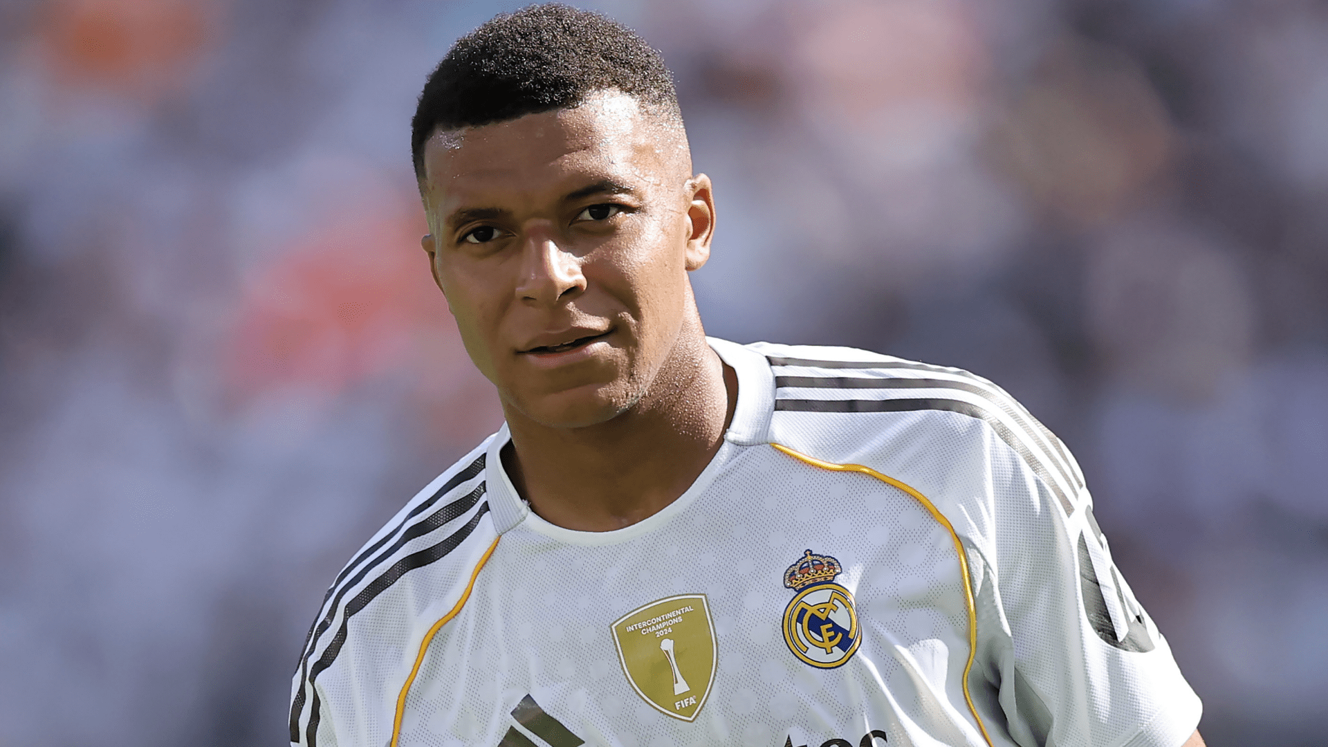 الدوري السعودي للمحترفين يُجهّز عرضًا ضخمًا بقيمة 350 مليون يورو وحزمة مستوحاة من كريستيانو رونالدو لضمّ كيليان مبابي وسط تكهنات بانتقاله إلى ريال مدريد