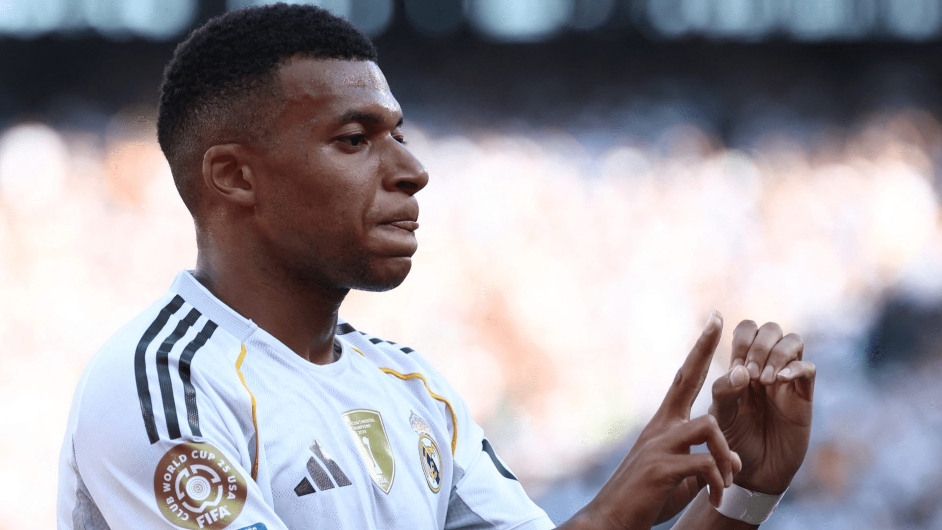الدوري السعودي للمحترفين يُجهّز عرضًا ضخمًا بقيمة 350 مليون يورو وحزمة مستوحاة من كريستيانو رونالدو لضمّ كيليان مبابي وسط تكهنات بانتقاله إلى ريال مدريد