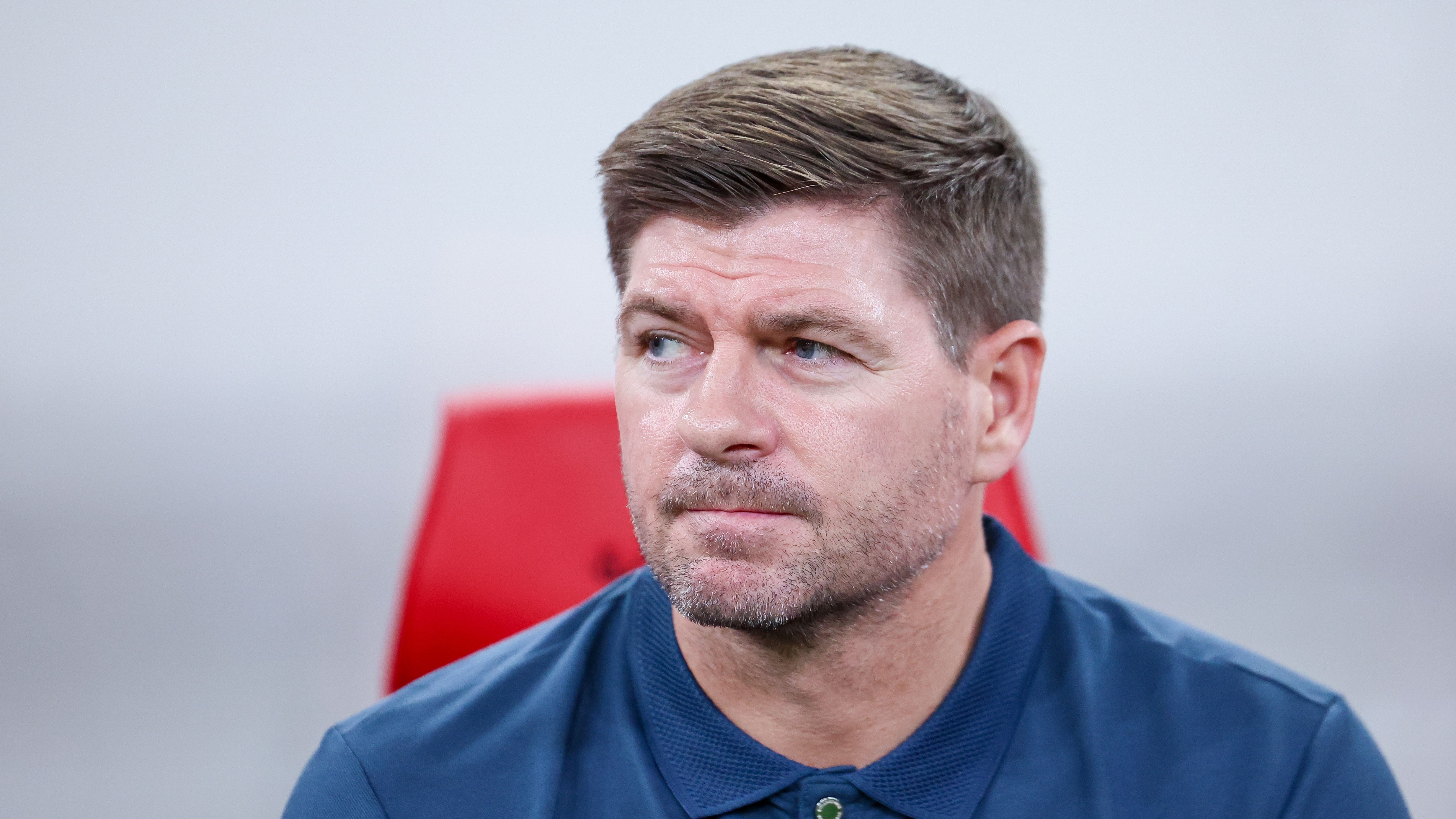 ستيفن جيرارد - لاعبٌ موهوبٌ في بطولة ريكسهام وسط شواغر إدارية محتملة