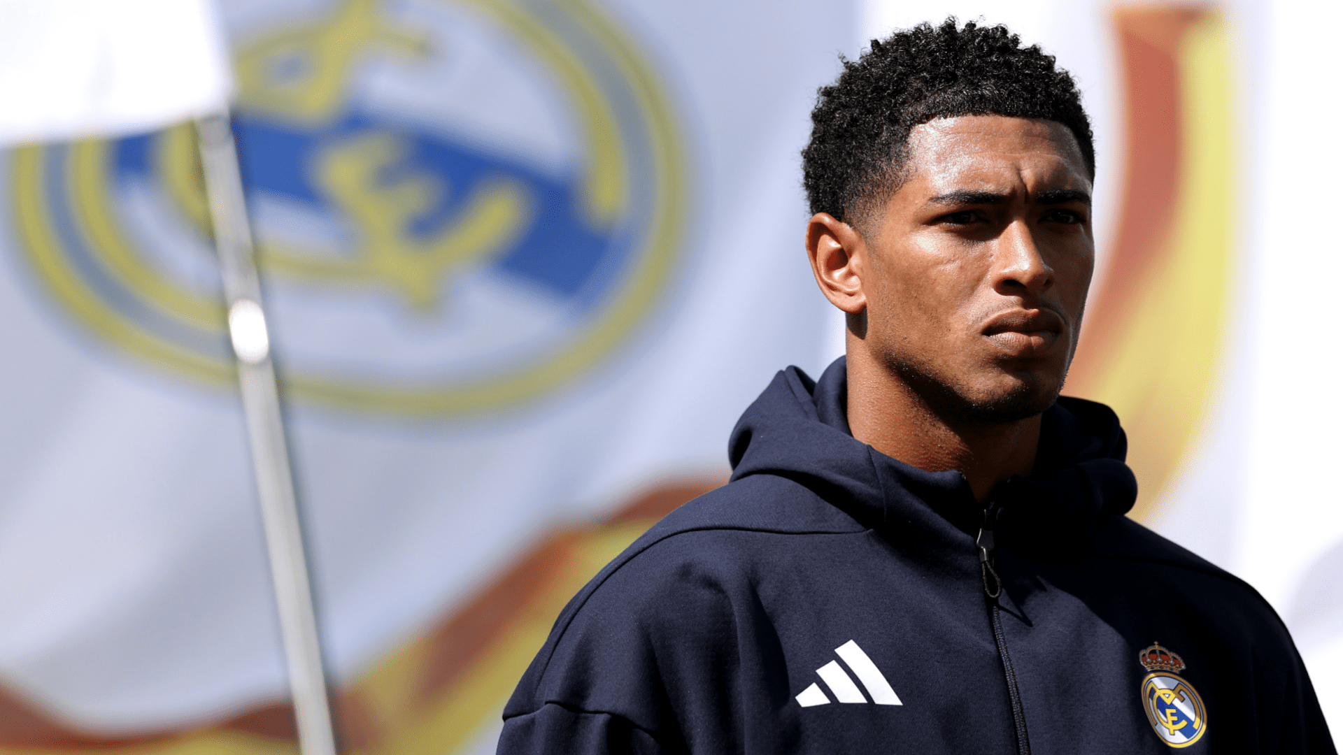 تأكيد موعد عودة جود بيلينجهام: لاعب خط وسط ريال مدريد يخضع لخطة تعافي متخصصة بعد جراحة الكتف