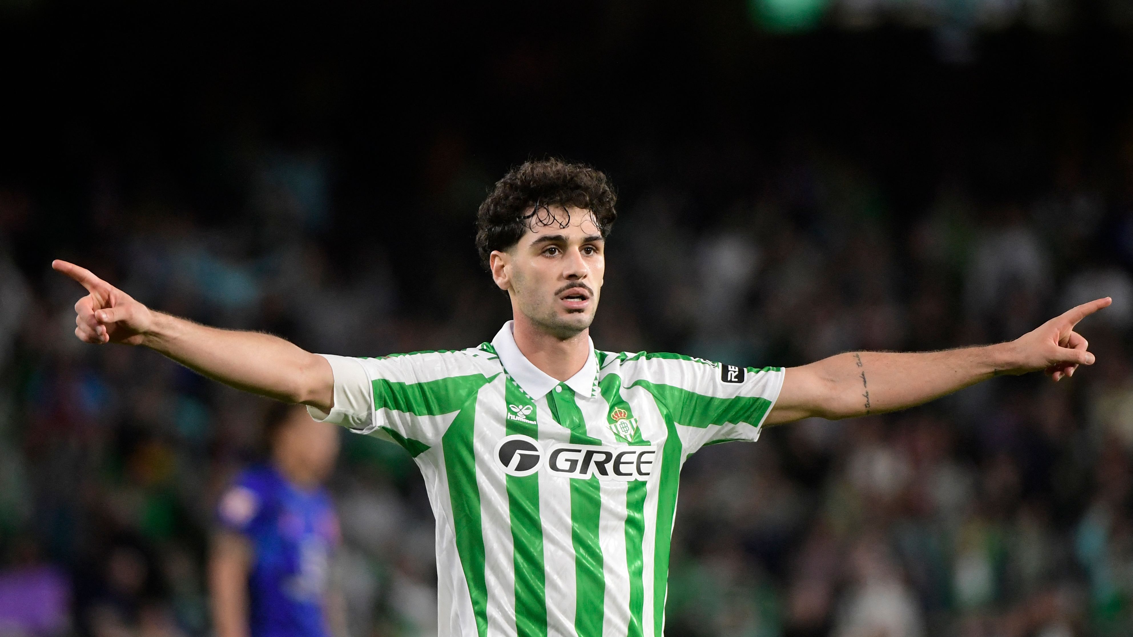 نجوم منتخب الولايات المتحدة الأمريكية للناشئين يتألقون في أوروبا: وياه إلى مرسيليا، وتيلمان يتألق في ليفركوزن