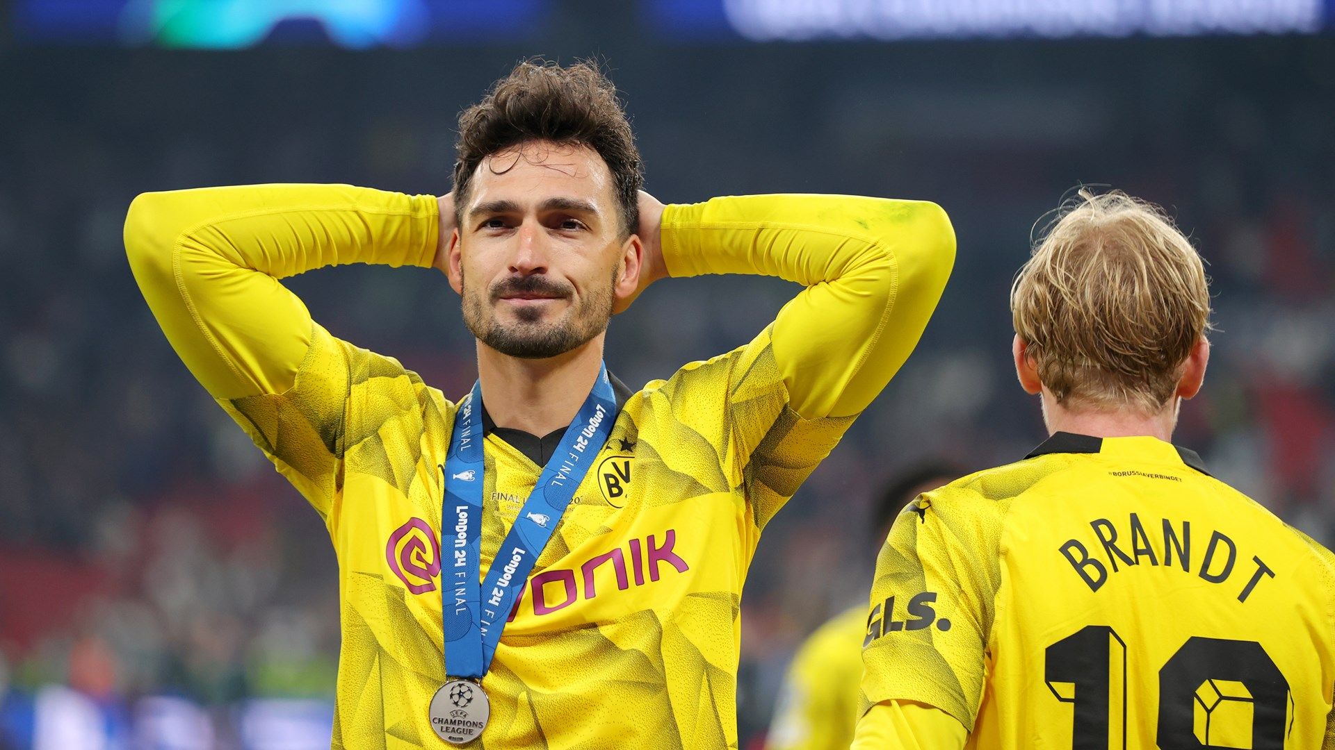 مات هوميلز يتأمل في وداع بوروسيا دورتموند "المثالي" وسط مشاعر زميله في الفريق بنهاية حقبة