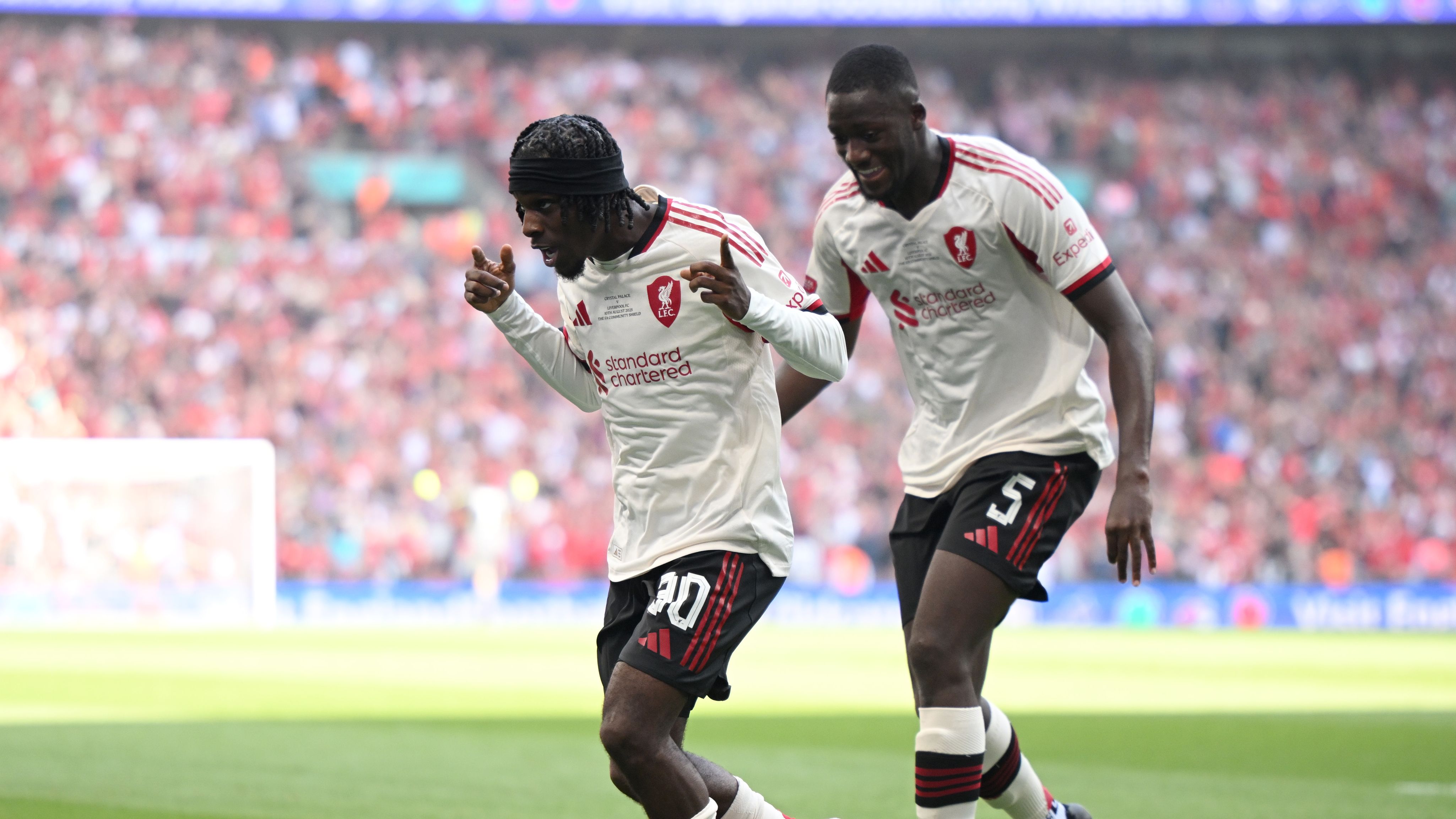 رد فعل باير ليفركوزن على هدف جيريمي فريمبونج غير التقليدي في افتتاحية درع المجتمع
