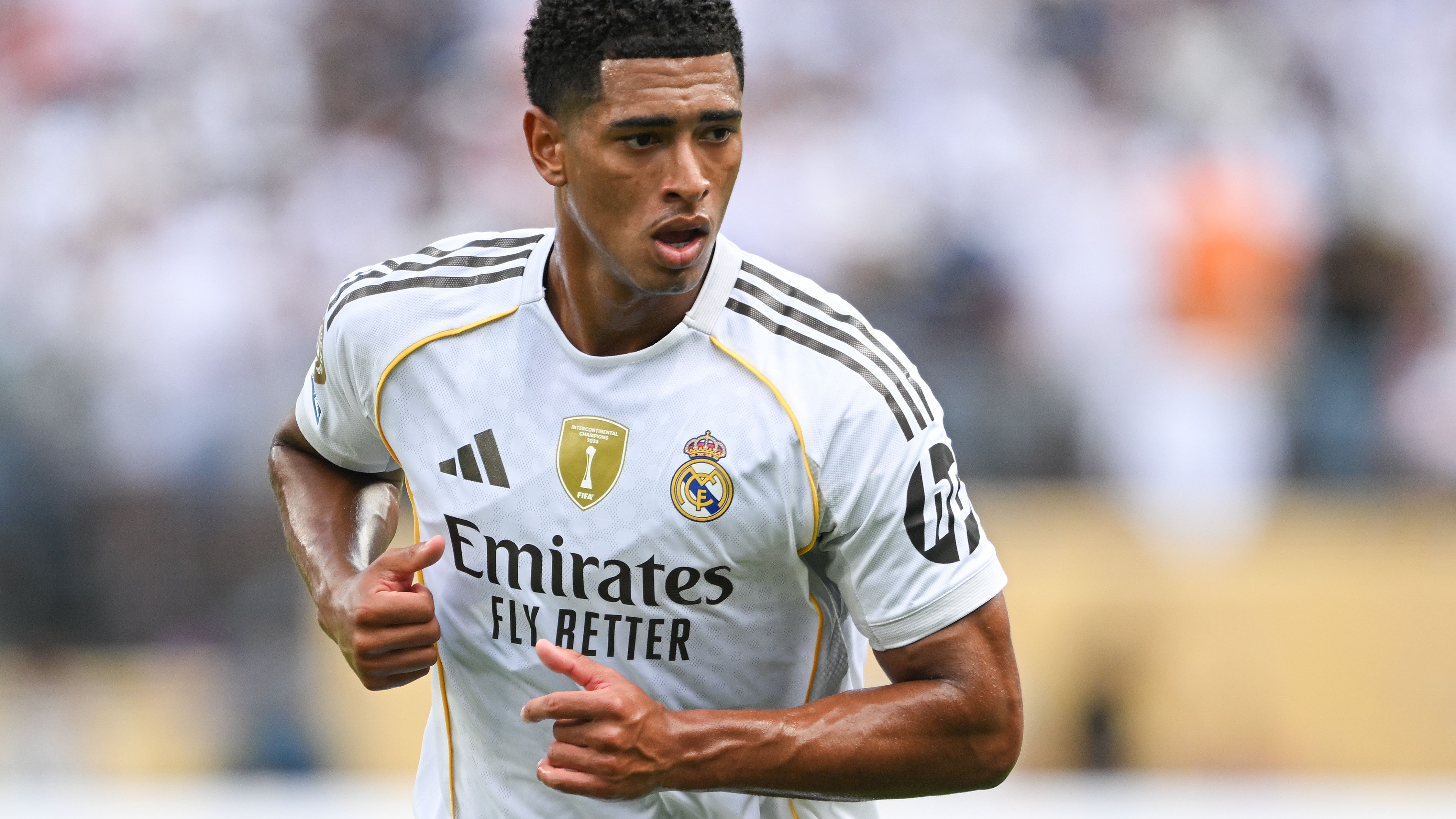 أشاد نجم برشلونة بيدري باللاعب "المذهل حقًا" جود بيلينجهام بعد اختياره مع لاعب خط وسط ريال مدريد في ترشيحات الكرة الذهبية