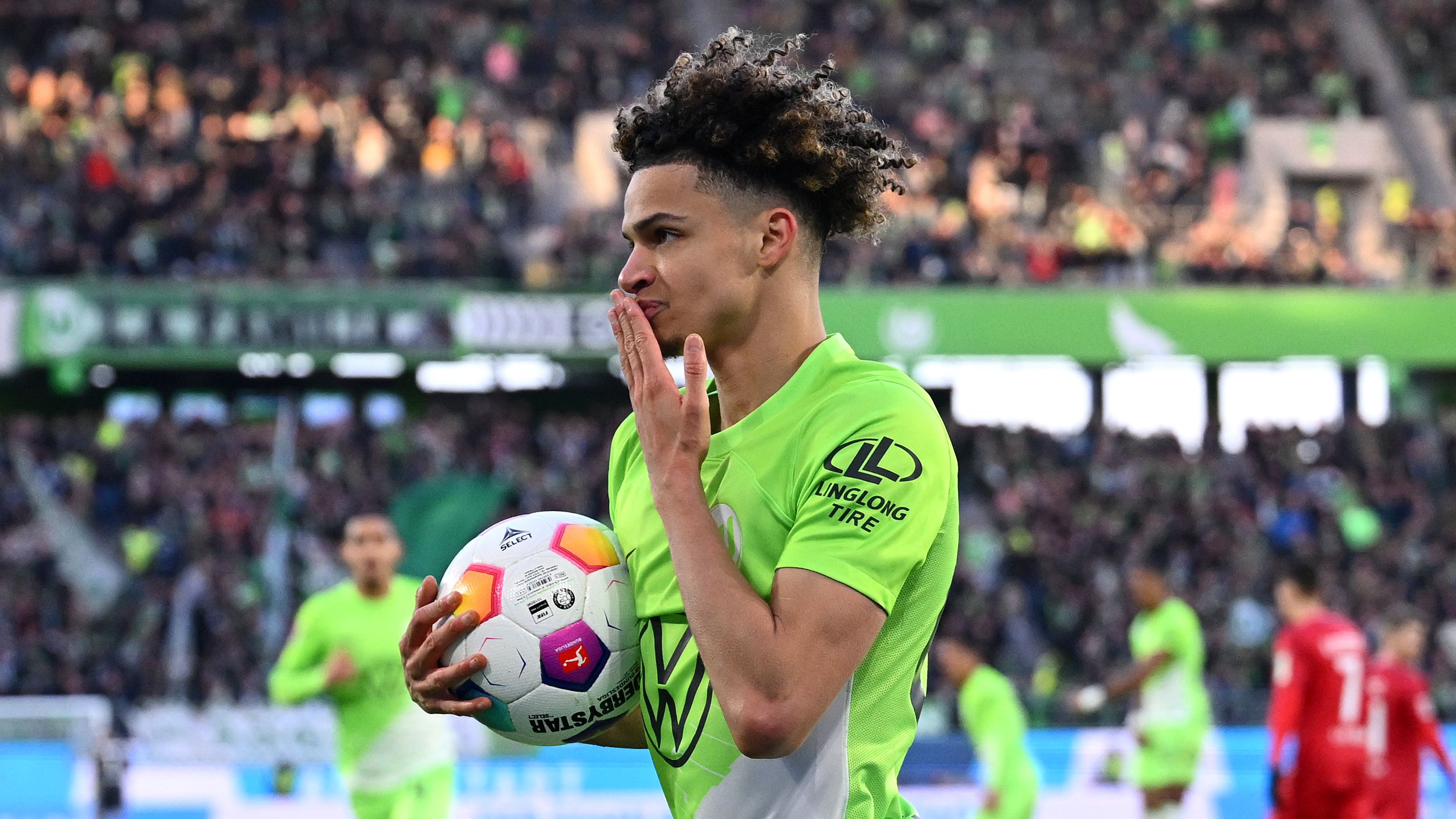 الأمريكيون في الخارج - الدوري الألماني: نجم الكأس الذهبية مالك تيلمان يتصدر المشهد في باير ليفركوزن، لكن حالة من عدم اليقين تحيط بلاعبي المنتخب الأمريكي لكرة القدم في بوروسيا دورتموند
