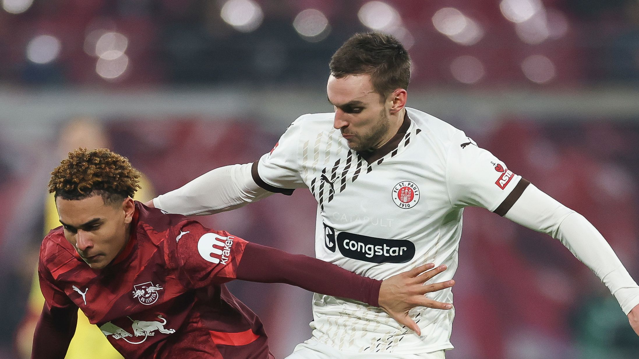 الأمريكيون في الخارج - الدوري الألماني: نجم الكأس الذهبية مالك تيلمان يتصدر المشهد في باير ليفركوزن، لكن حالة من عدم اليقين تحيط بلاعبي المنتخب الأمريكي لكرة القدم في بوروسيا دورتموند