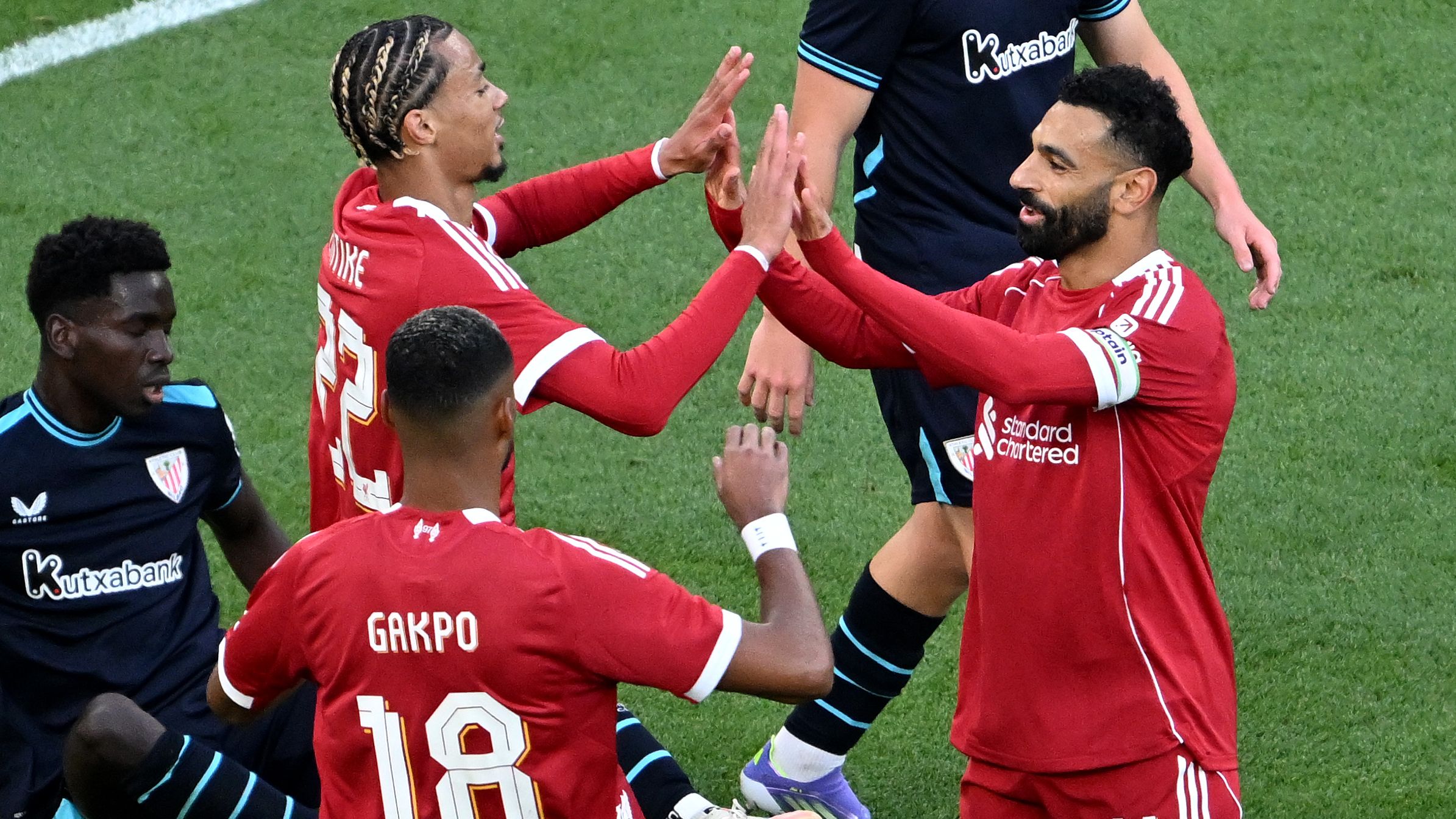 من سيفوز بجائزة الحذاء الذهبي للدوري الإنجليزي الممتاز لموسم 2025-2026؟ كتّاب BALLBB يُقدّمون توقعاتهم