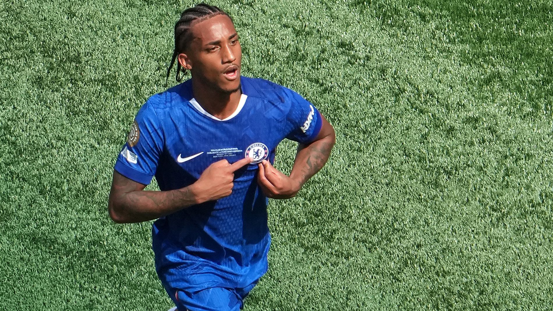 تشيلسي قد يغيب عن الدفاع عن لقب كأس العالم للأندية 2029 بعد دراسة الفيفا لتعديل قواعد التأهل لتشمل ليفربول وبرشلونة