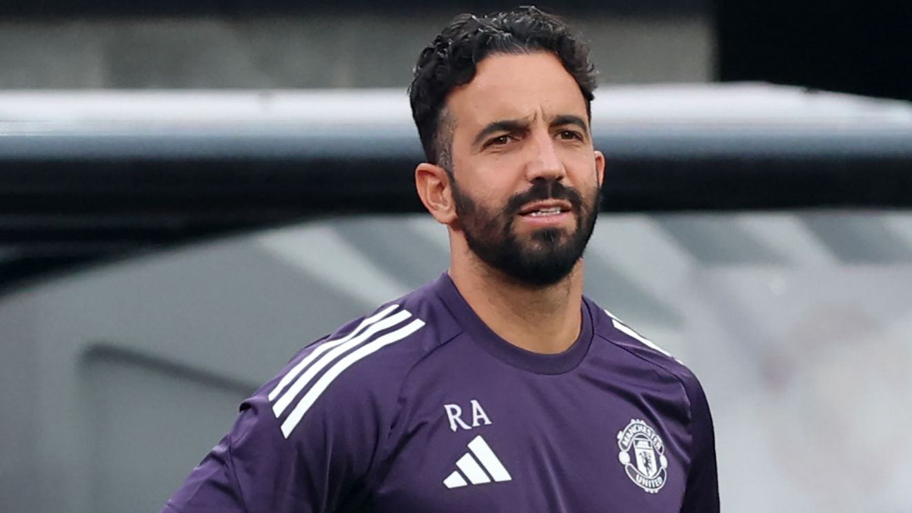 كشف: غرفة ملابس مانشستر يونايتد كانت لديها مخاوف فورية بشأن راسموس هوجلوند بعد التحول إلى وكالة إريك تين هاج