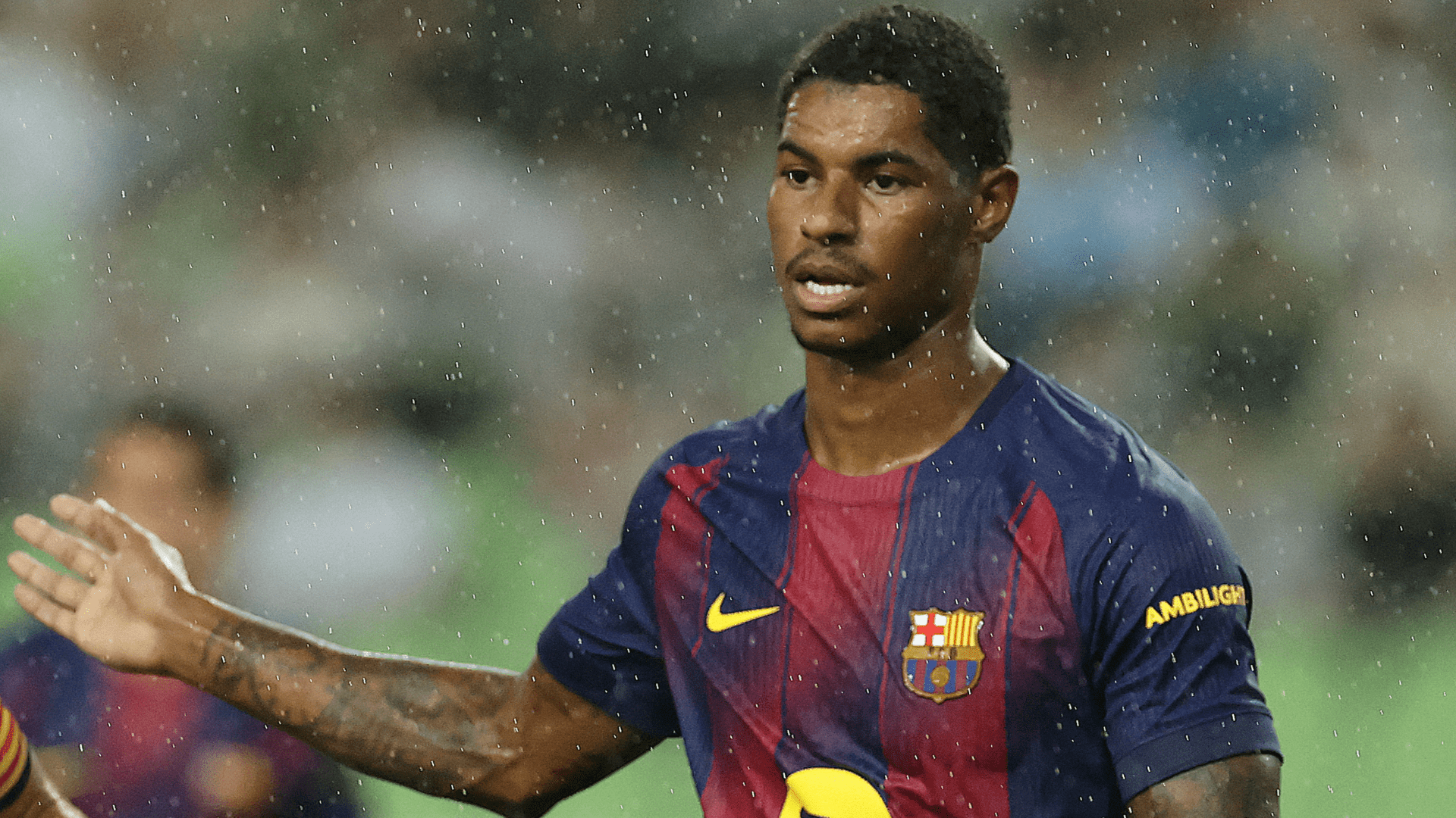 برشلونة لا يزال غير قادر على تسجيل جوان جارسيا أو ماركوس راشفورد رغم حصوله على مبلغ كبير من المال من انتقال المدافع المفاجئ إلى النصر.