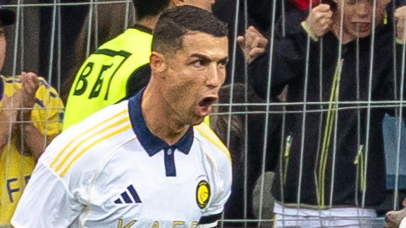 "لاعب مميز!" - أشاد كريستيانو رونالدو بنجم سبورتينغ لشبونة السابق فيكتور جيوكيريس بعد انتقاله إلى أرسنال