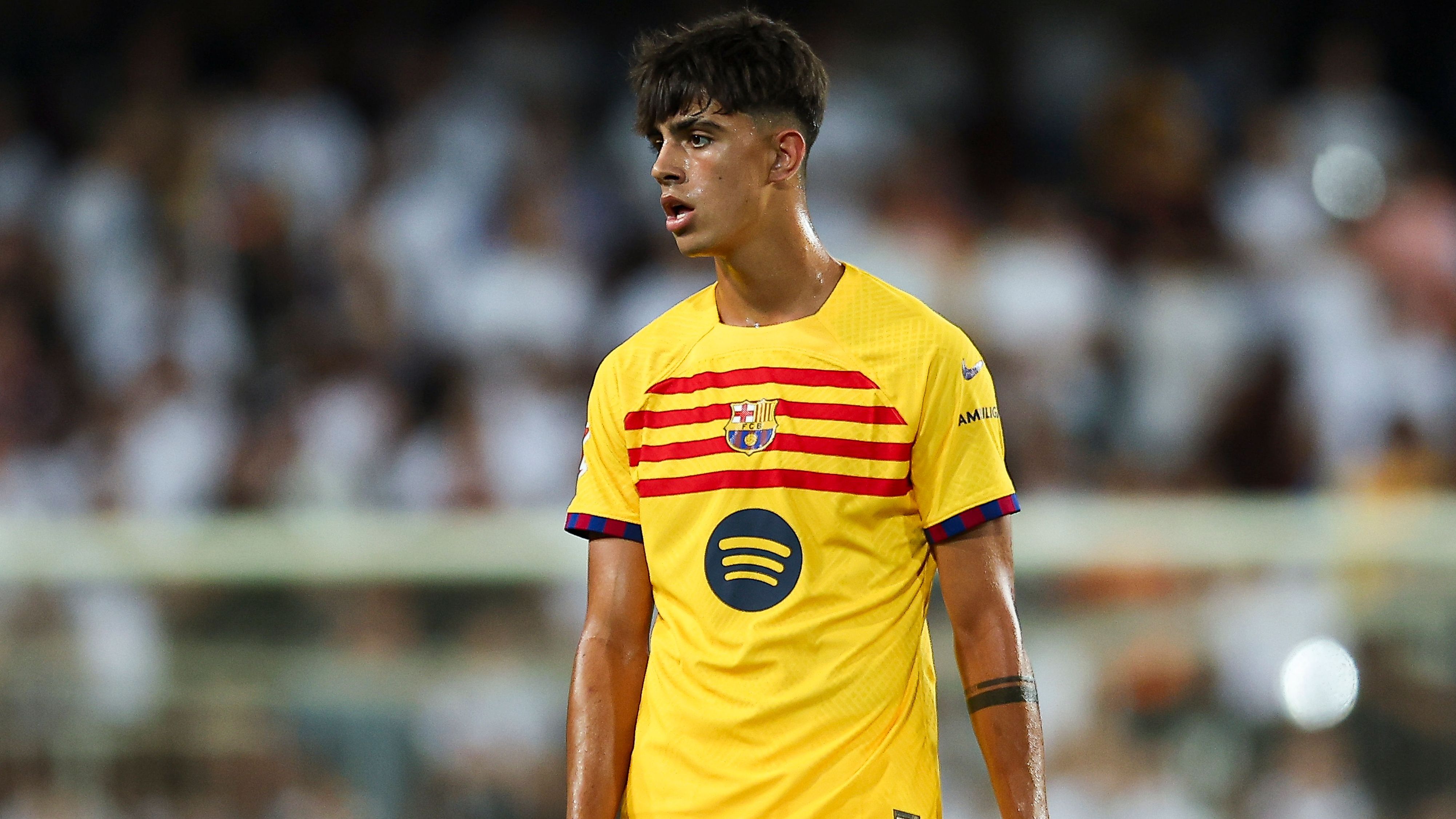 مارك بيرنال: سيرجيو بوسكيتس، نجم برشلونة الشاب، يستعيد مستواه ويتحول إلى "جوهرة لا ماسيا" في طريقه إلى التعافي بعد إصابة خطيرة