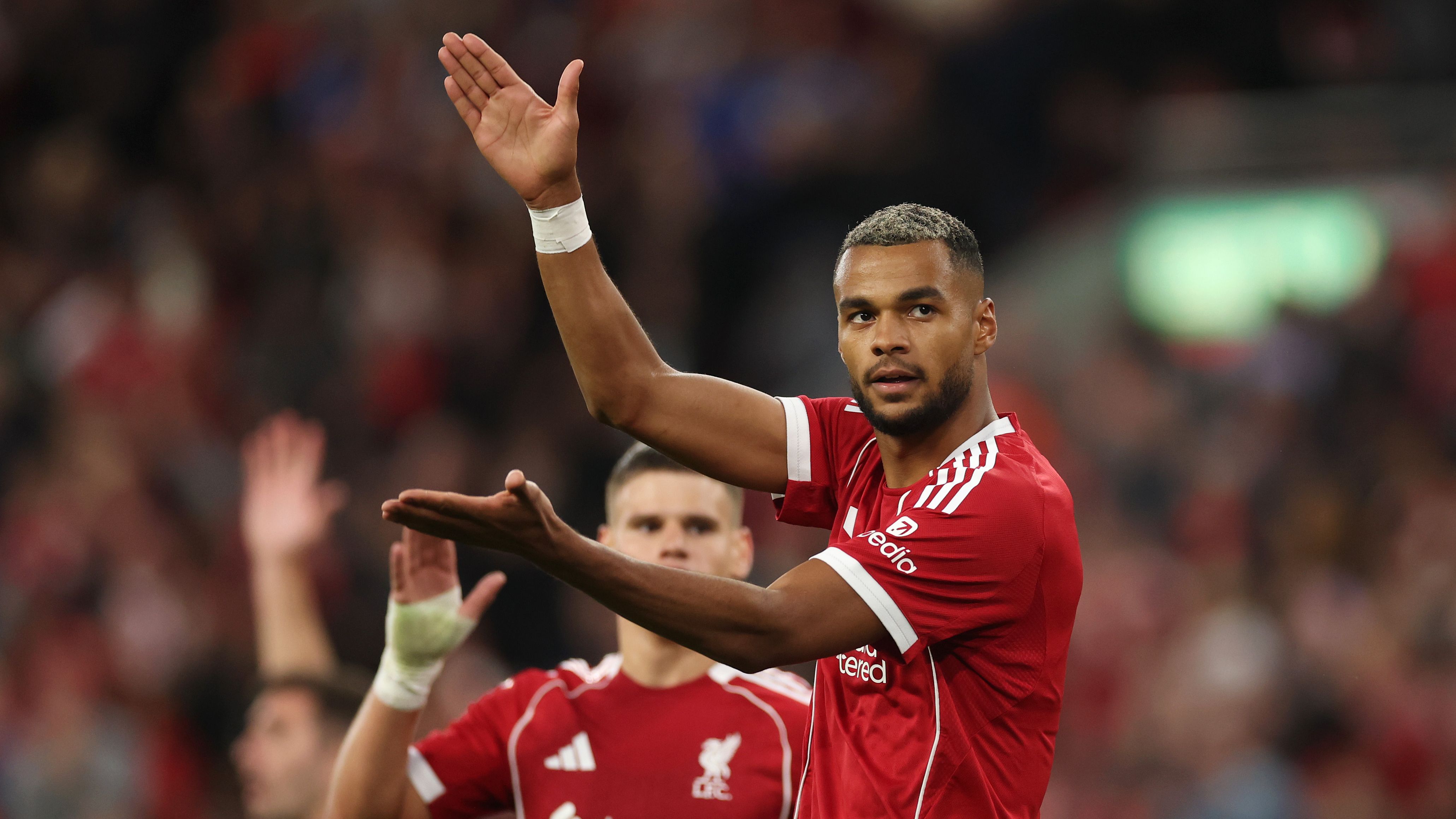 ليفربول يحقق فوزه الثاني على أتلتيك بلباو: هدفان من جاكبو وهدف عكسي، صلاح يُسجل، وفيرتز يُشارك لأول مرة في أنفيلد