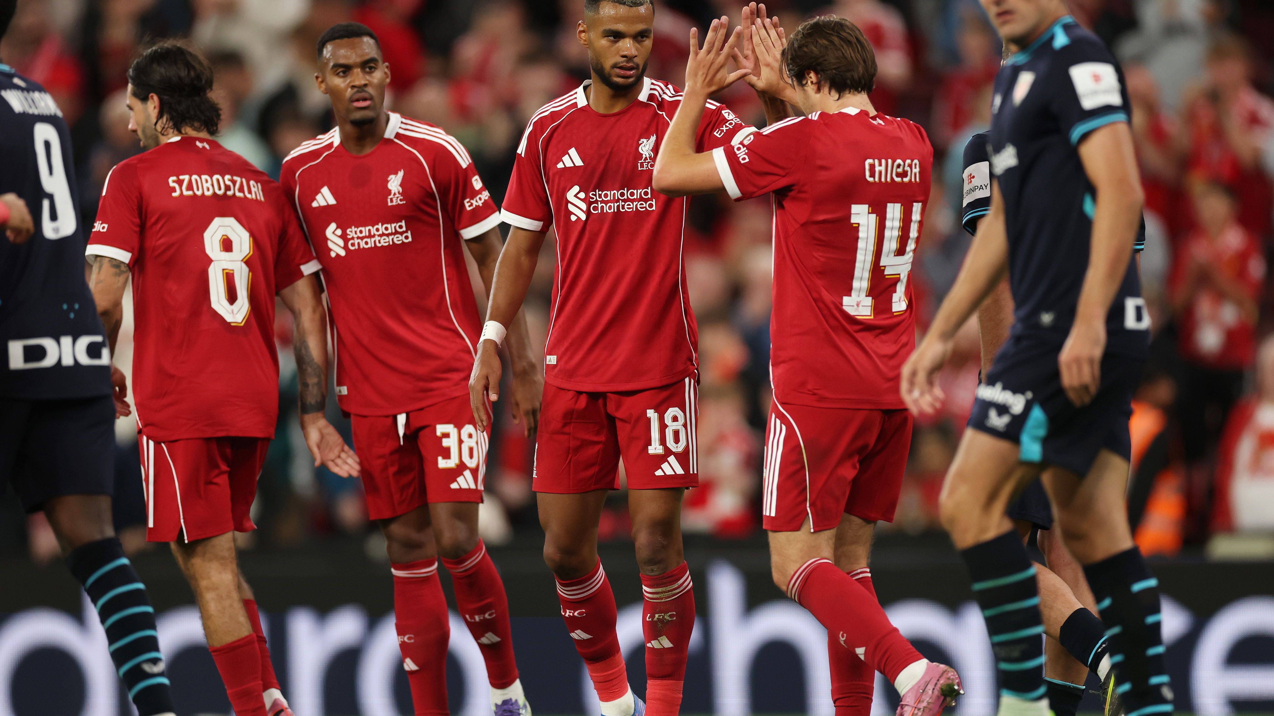 ليفربول يحقق فوزه الثاني على أتلتيك بلباو: هدفان من جاكبو وهدف عكسي، صلاح يُسجل، وفيرتز يُشارك لأول مرة في أنفيلد