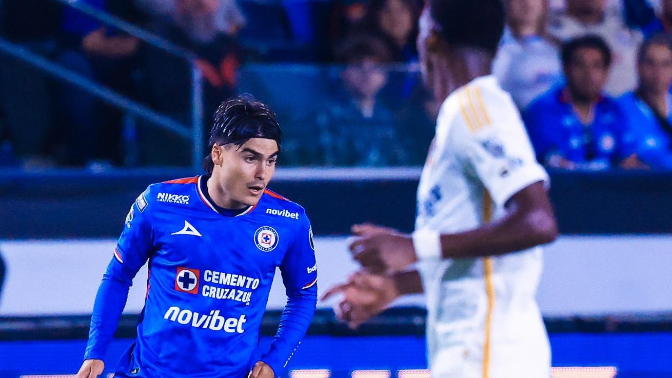 نيكولاس لاركامون: "ندبة تُذكرنا بأنفسنا" - معركة كروز أزول الصامدة في كأس الدوري بعد فوزه الصعب على لوس أنجلوس جالاكسي