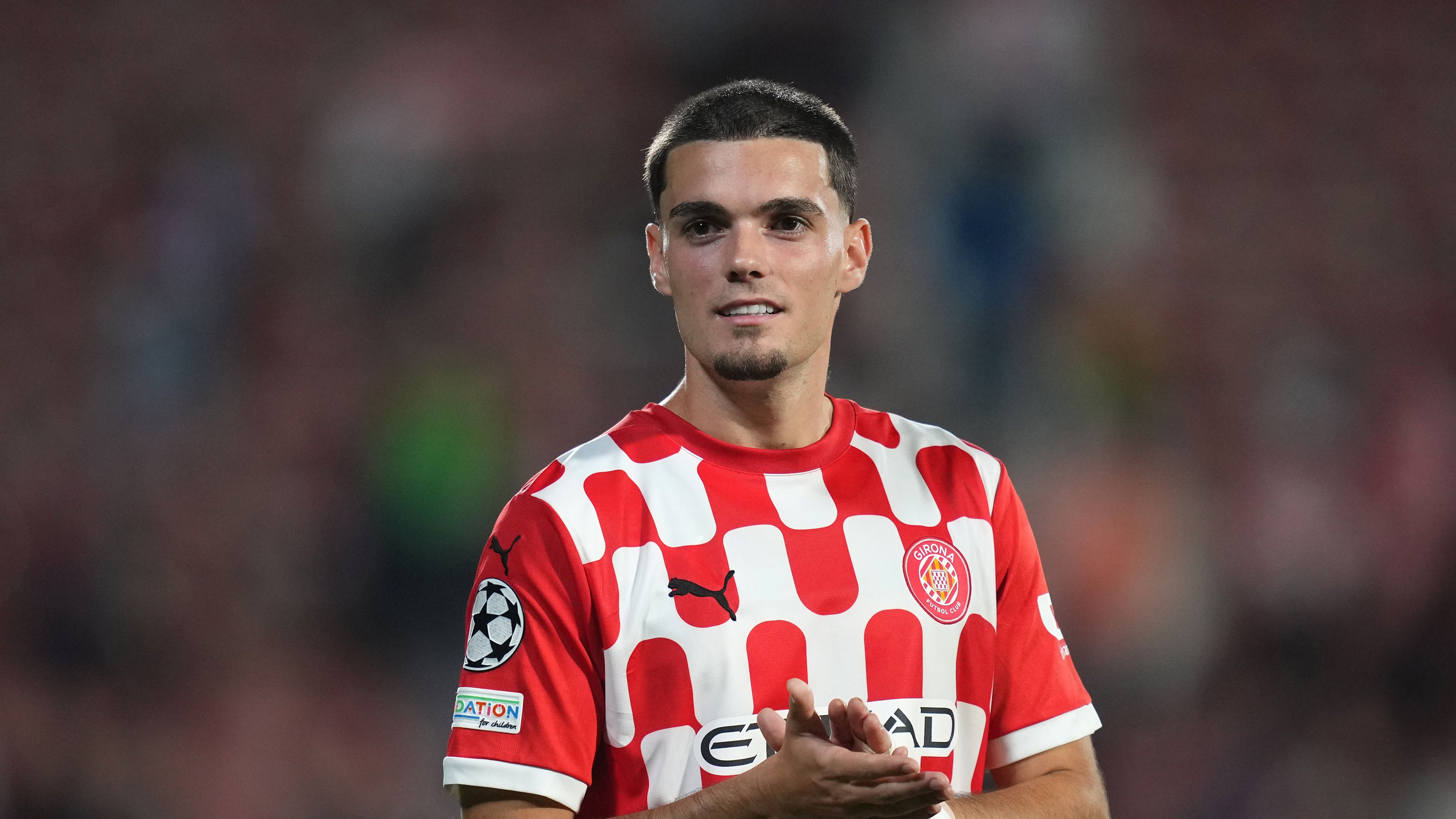 نابولي يتوصل إلى صفقة بقيمة 18 مليون يورو لضم نجم أكاديمية ريال مدريد السابق، لكنه لم ينجح بعد في إقناع الجناح بالانضمام إلى كيفن دي بروين وشركاه