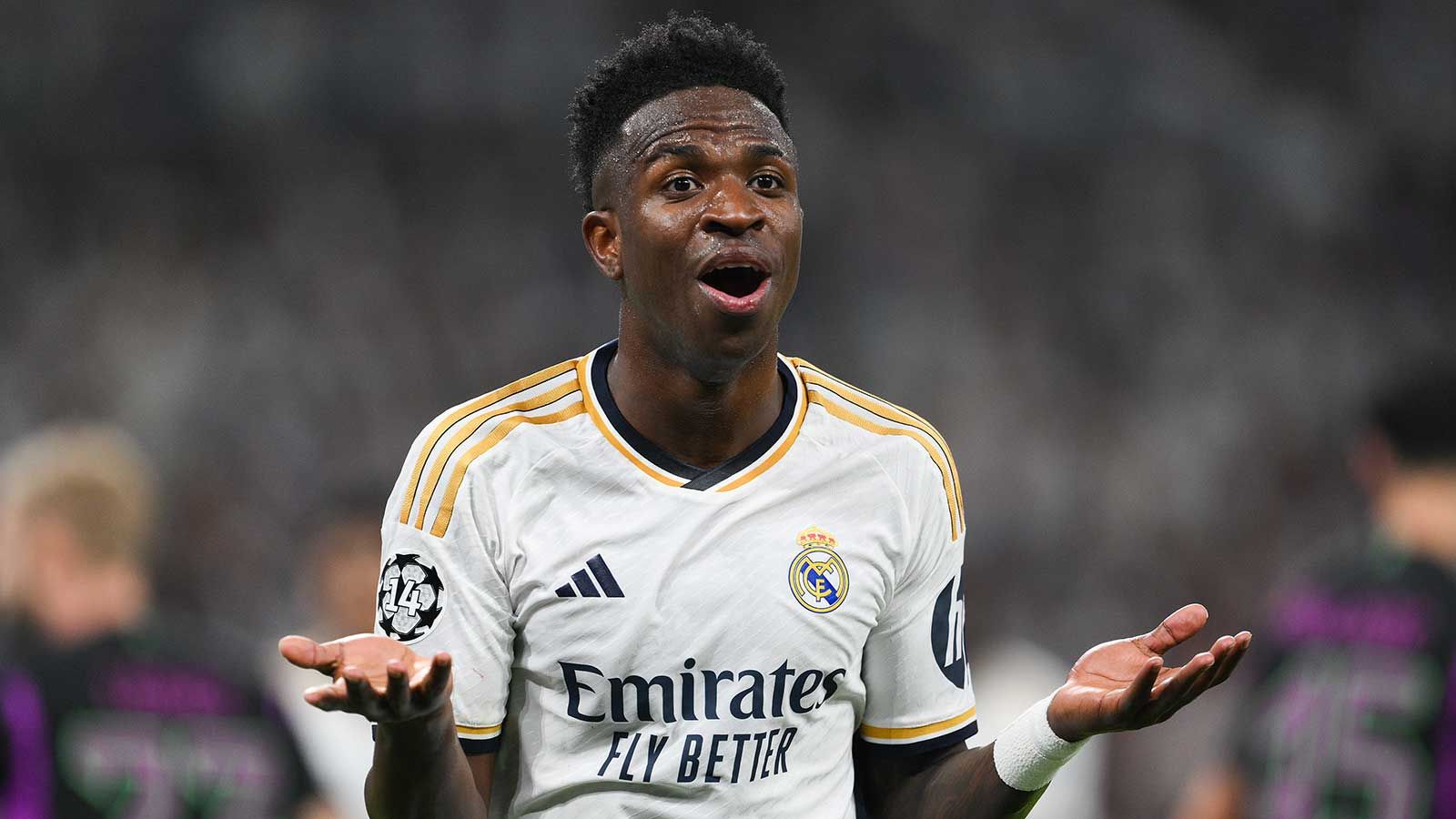 فينيسيوس جونيور يُحذر من تصعيد نزاع عقده مع ريال مدريد وسط مخاطر رد فعل عنيف بعد موسم مخيب للآمال مع مبابي