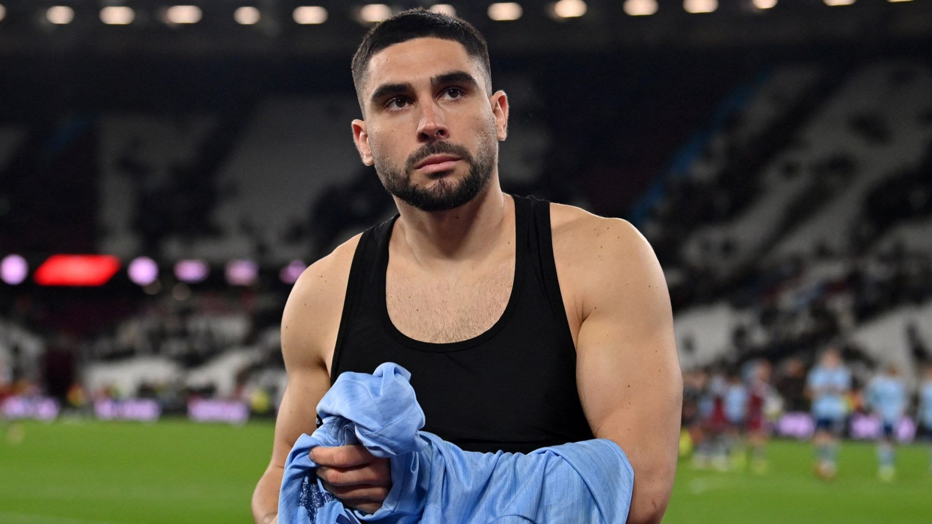 مرسيليا على استعداد لبيع مهاجم برايتون وإيفرتون السابق نيل موباي في ظل وصول تيم وياه وبيير إيمريك أوباميانغ