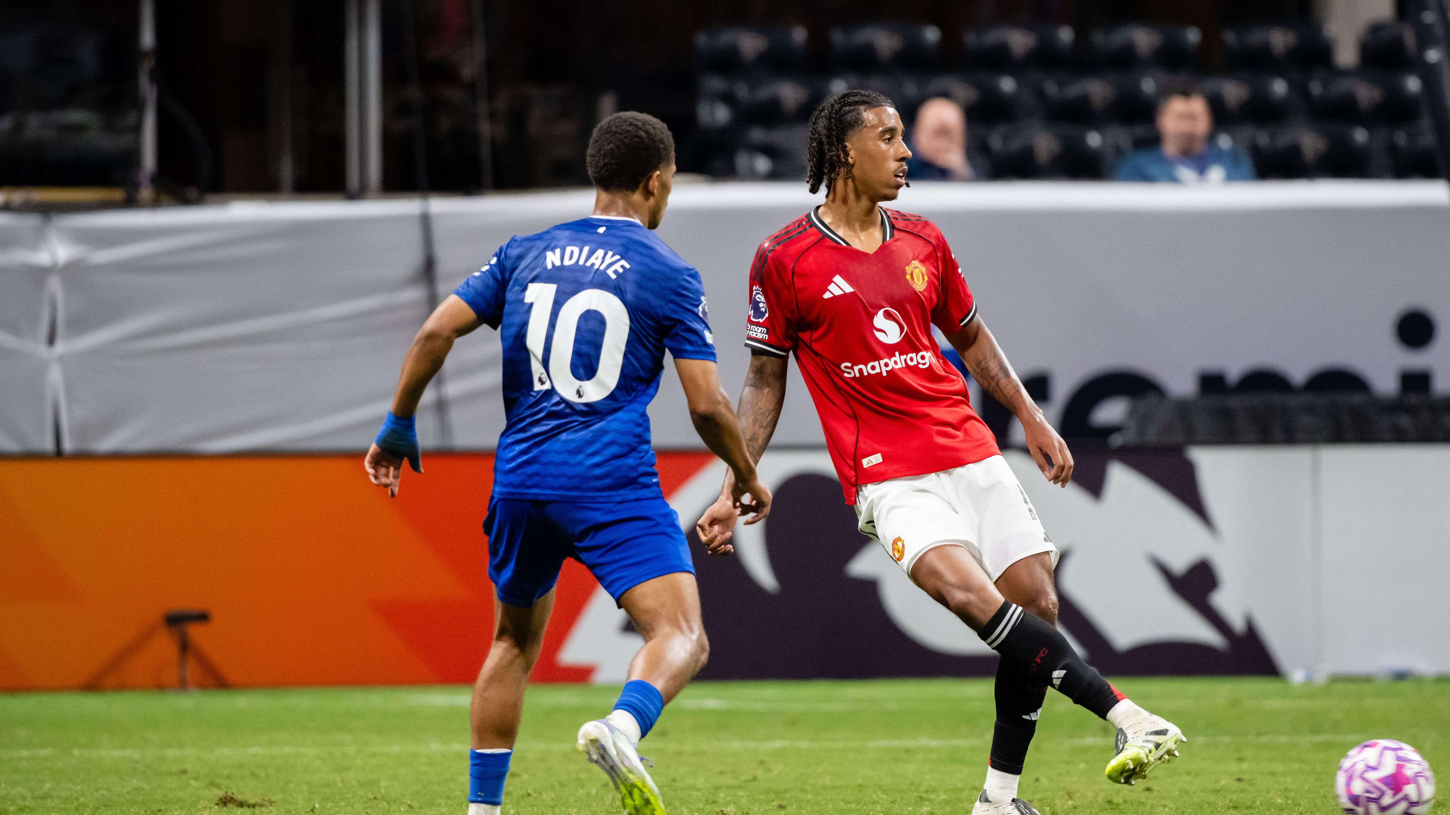 ماسون ماونت لا يزال هنا! لاعب الوسط يُسجل هدفًا رائعًا ضد إيفرتون ليُثبت قدرته على منافسة الوافدين الجدد، بينما يُبهر برايان مبيومو في أول ظهور له.