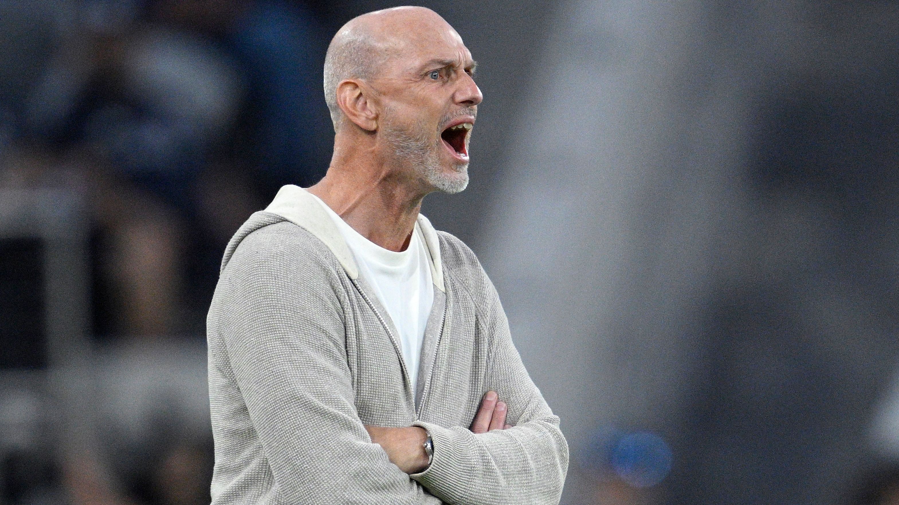 "إنه يحب التحدي" - أشاد جيرمين جونز، لاعب منتخب الولايات المتحدة السابق، بإمكانيات أسطورة بايرن ميونيخ توماس مولر مع فريق فانكوفر وايتكابس والدوري الأمريكي لكرة القدم.