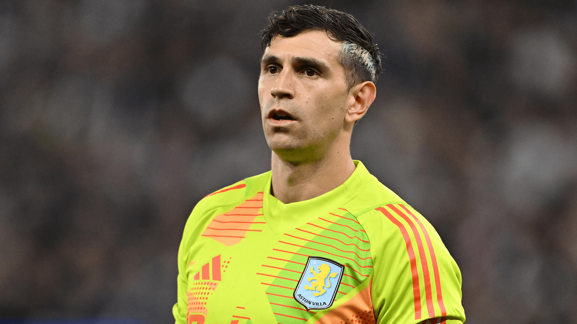 قد يساعد إيمي مارتينيز مانشستر يونايتد في ضم حارس مرمى بديل! بطل كأس العالم مطلوب من باريس سان جيرمان مقابل 30 مليون جنيه إسترليني بعد ارتباطه بالشياطين الحمر.