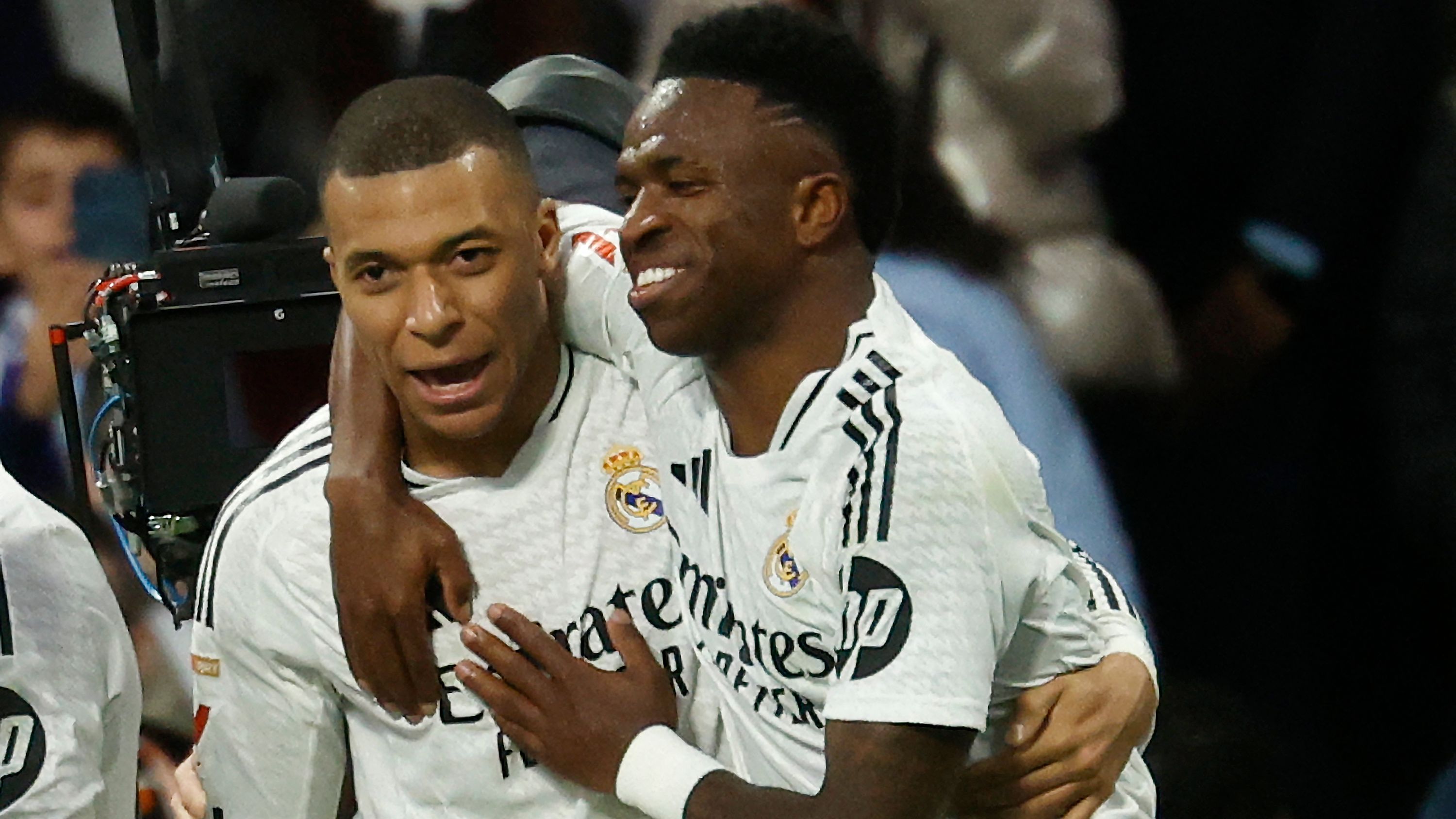 ريال مدريد يتقدم بفارق كبير بعد توقف الدوري السعودي للمحترفين عن السعي لضم فينيسيوس جونيور وسط مفاوضات تجديد عقده المحورية