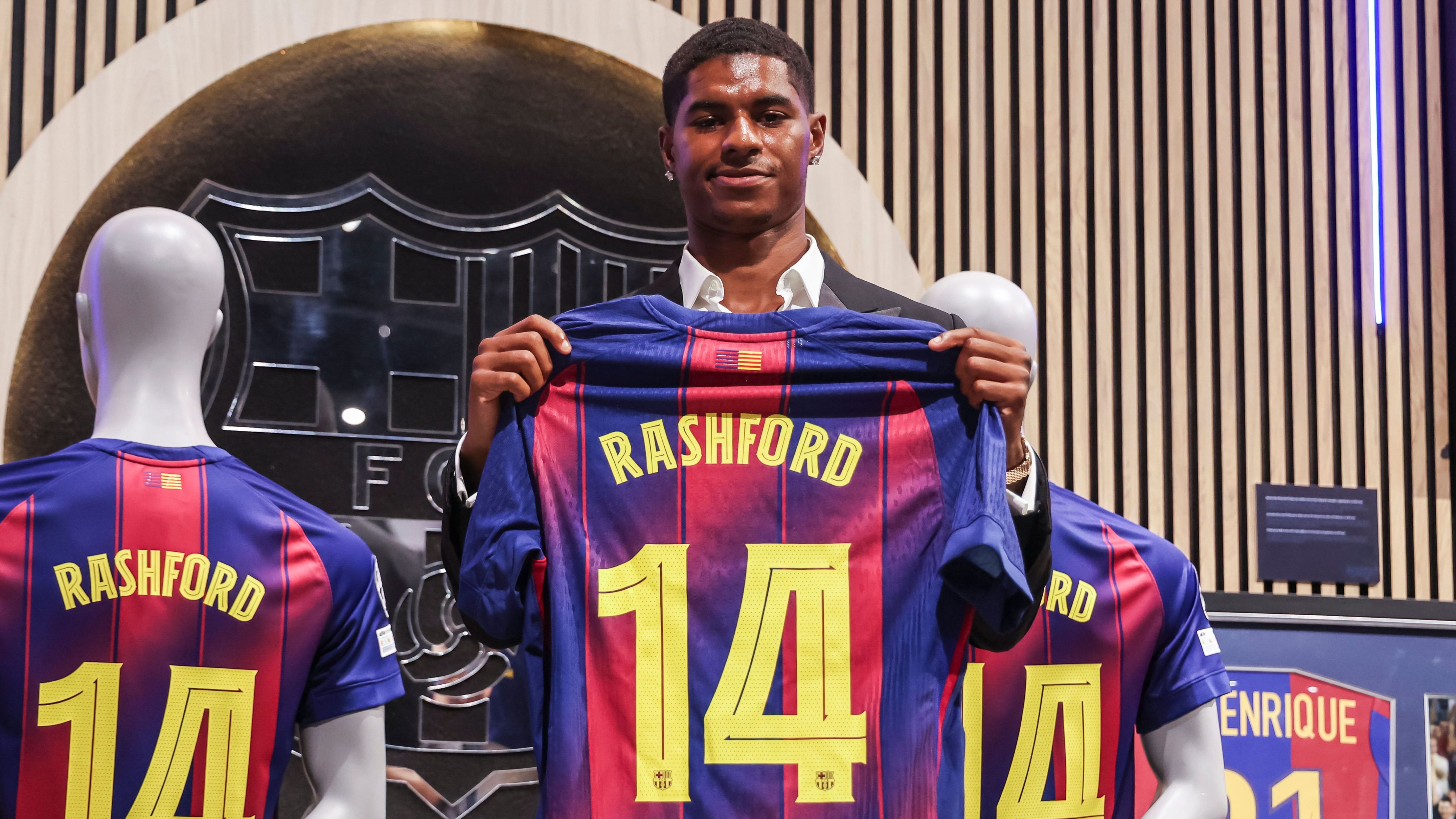 ماركوس راشفورد واثق من أن برشلونة سيوفر الأموال اللازمة لحل مشاكل التسجيل، بينما يستهدف لاعب مانشستر يونايتد المعار تسجيل 100 هدف هذا الموسم.