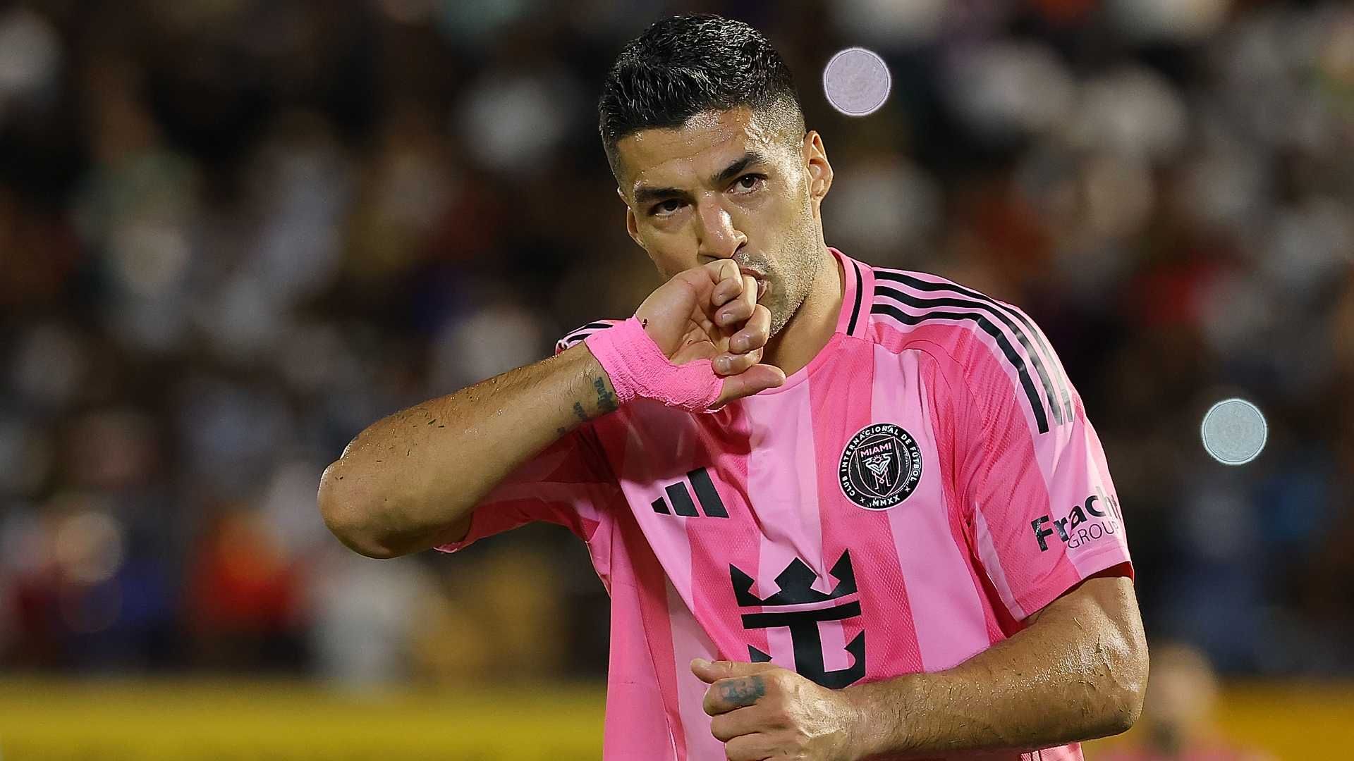 ليونيل ميسي، نجم إنتر ميامي، يغادر مباراة كأس الدوري أمام نيكاكسا بعد 11 دقيقة بسبب إصابة واضحة
