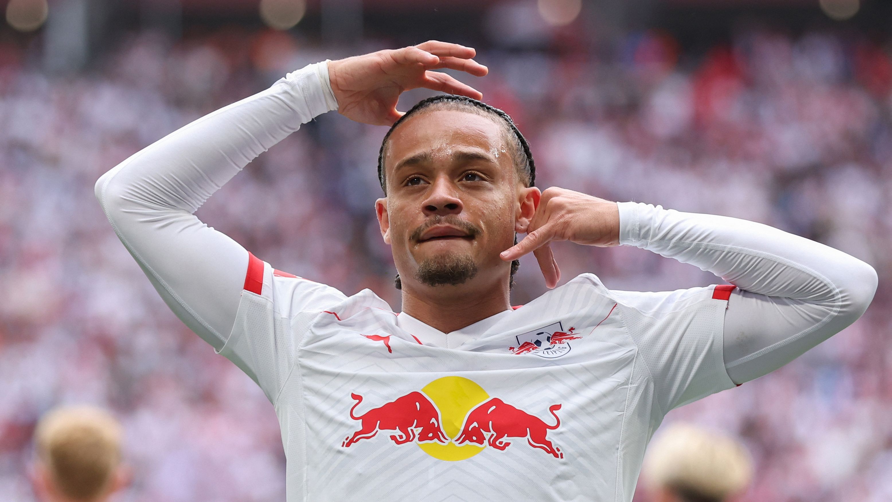 لايبزيغ يستهدف ضم لاعب من ليدز يونايتد مقابل 26 مليون يورو كبديل لتشافي سيمونز الذي ارتبط اسمه بالانتقال إلى تشيلسي