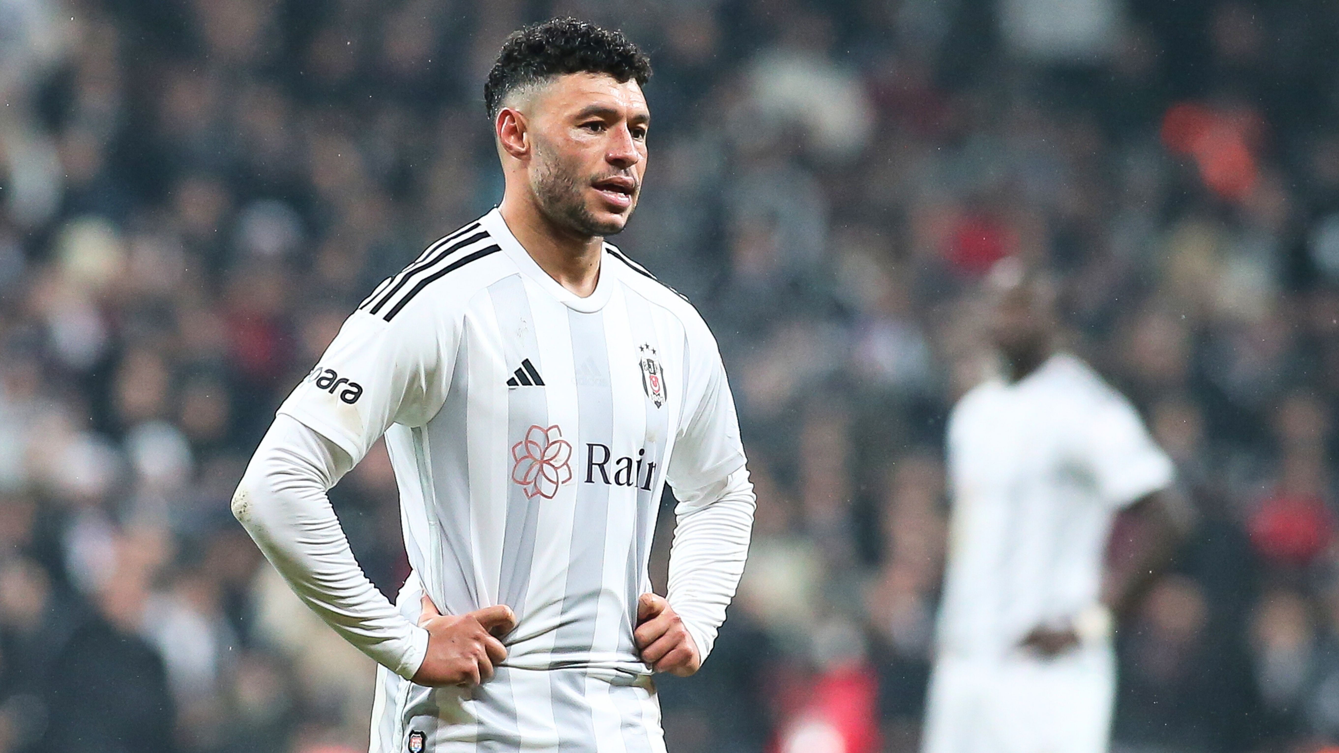 توم برادي يستهدف لاعب ليفربول وأرسنال السابق لحملة برمنغهام للترويج للدوري الإنجليزي الممتاز