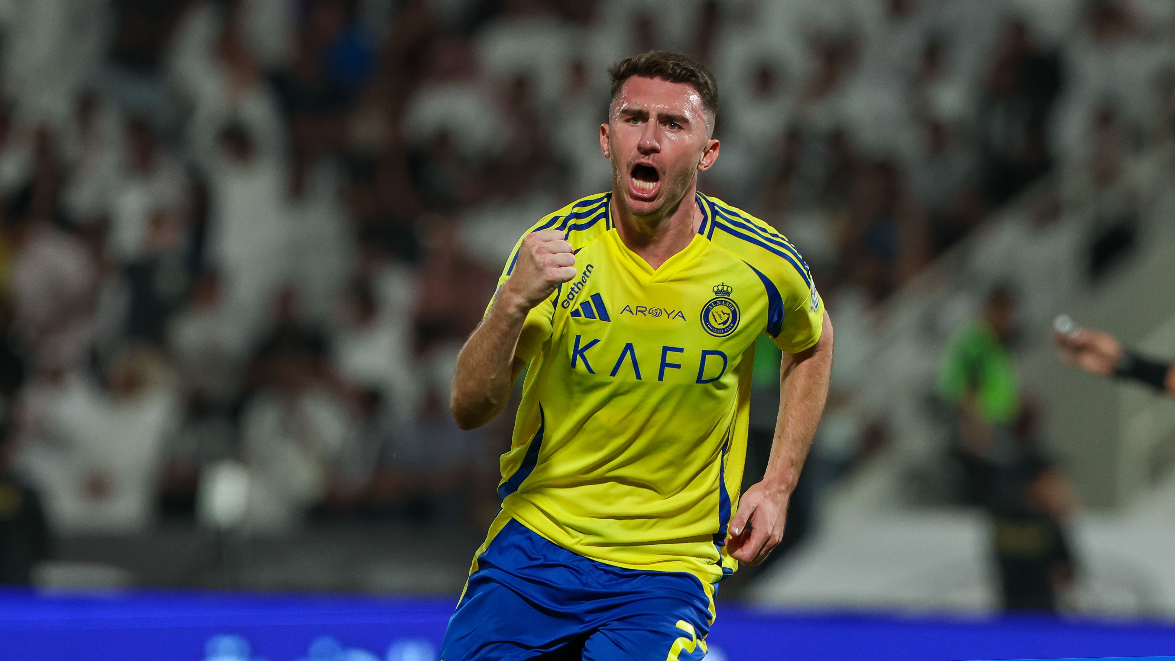 كومو يستهدف إيمريك لابورت: الوافدون الجدد في الدوري الإيطالي يستعدون للانتقال وسط نزاع النصر ومنافسة نادي أتلتيك بلباو
