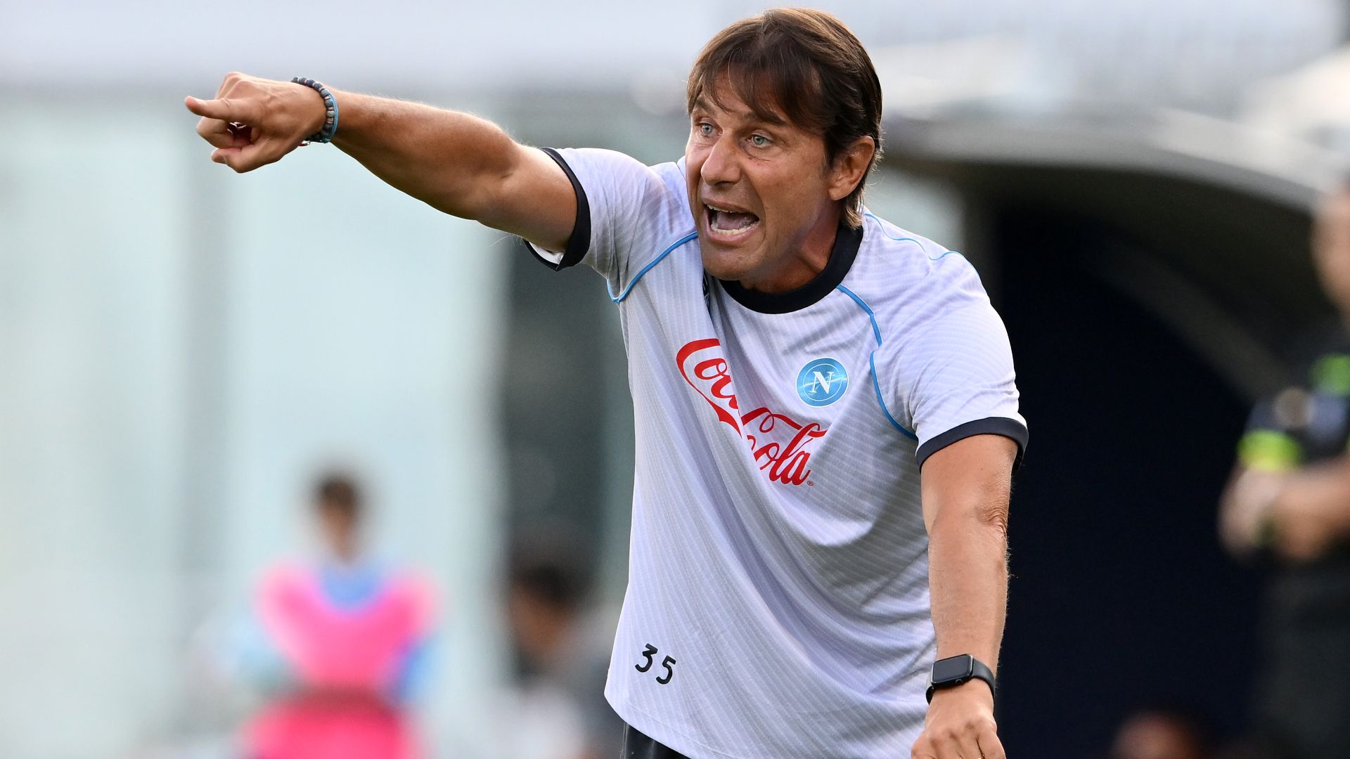 نابولي يحاول اختطاف سعي ميلان لضم راسموس هوجلوند لاعب مانشستر يونايتد وسط إصابة روميلو لوكاكو