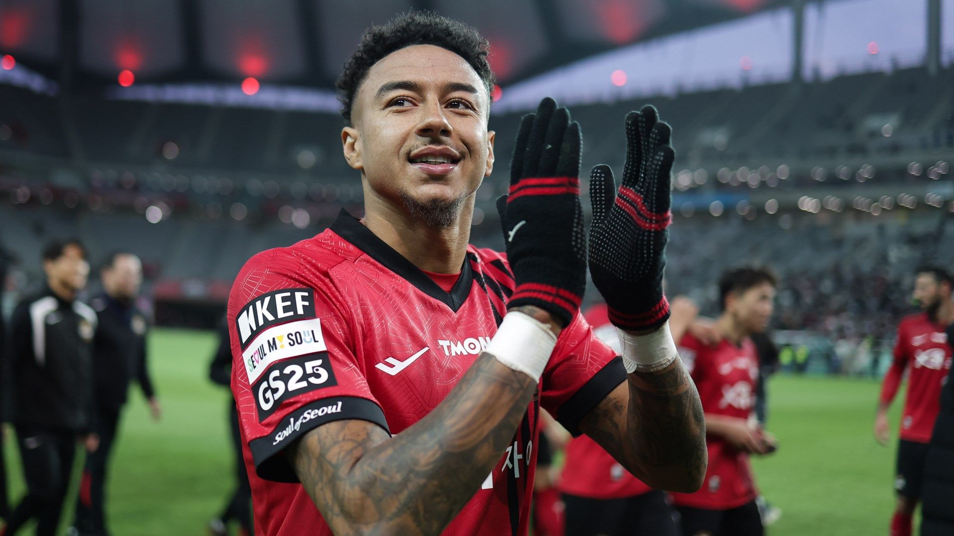 جيسي لينجارد، نجم مانشستر يونايتد السابق، يحصل على جائزة أفضل لاعب في الدوري الكوري الجنوبي بعد فترة رائعة قضاها مع نادي إف سي سيؤول