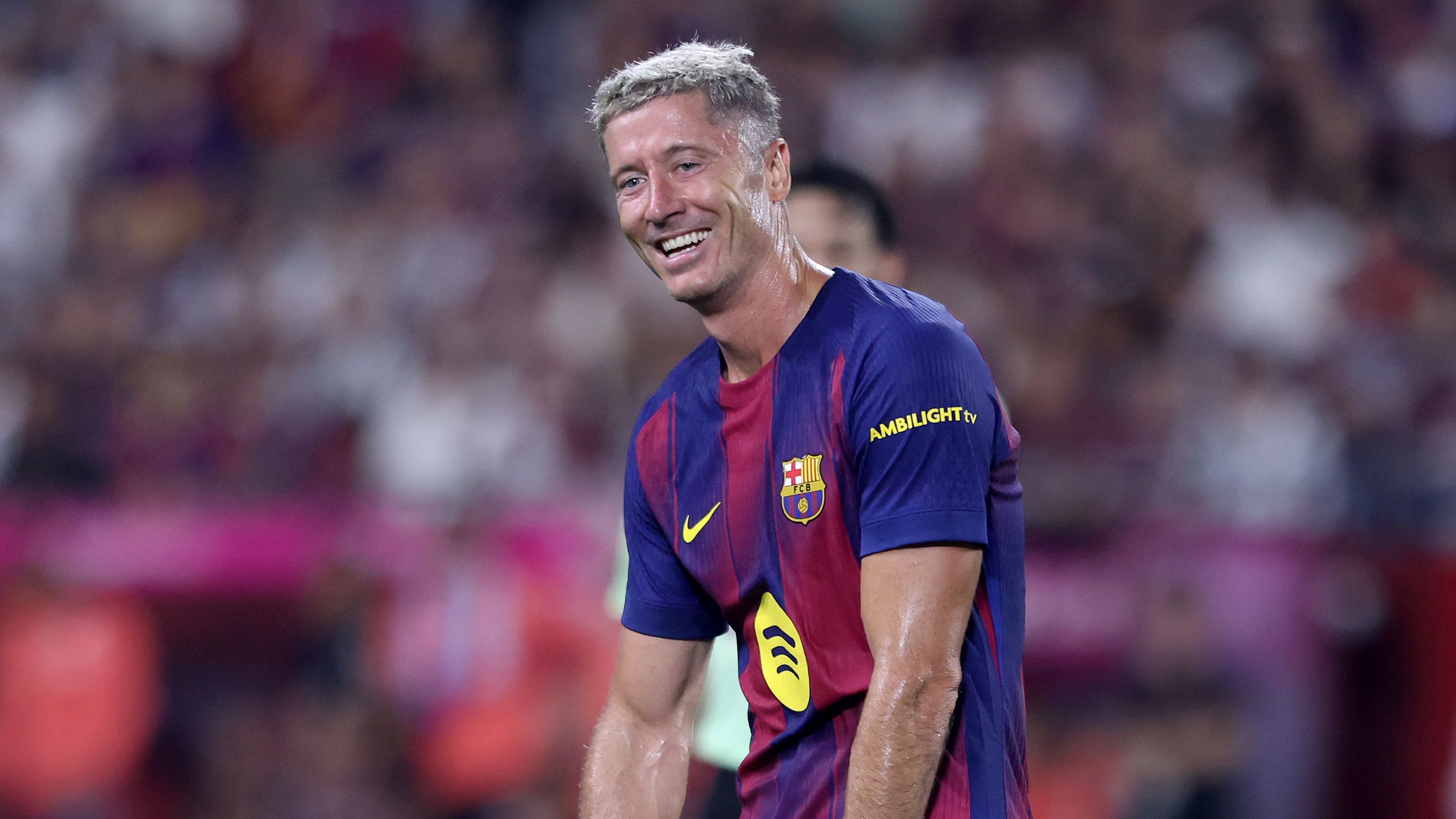 روبرت ليفاندوفسكي يعود إلى تدريبات برشلونة بعد تعافيه من الإصابة، ويستهدف المباراة المقبلة في الدوري الإسباني