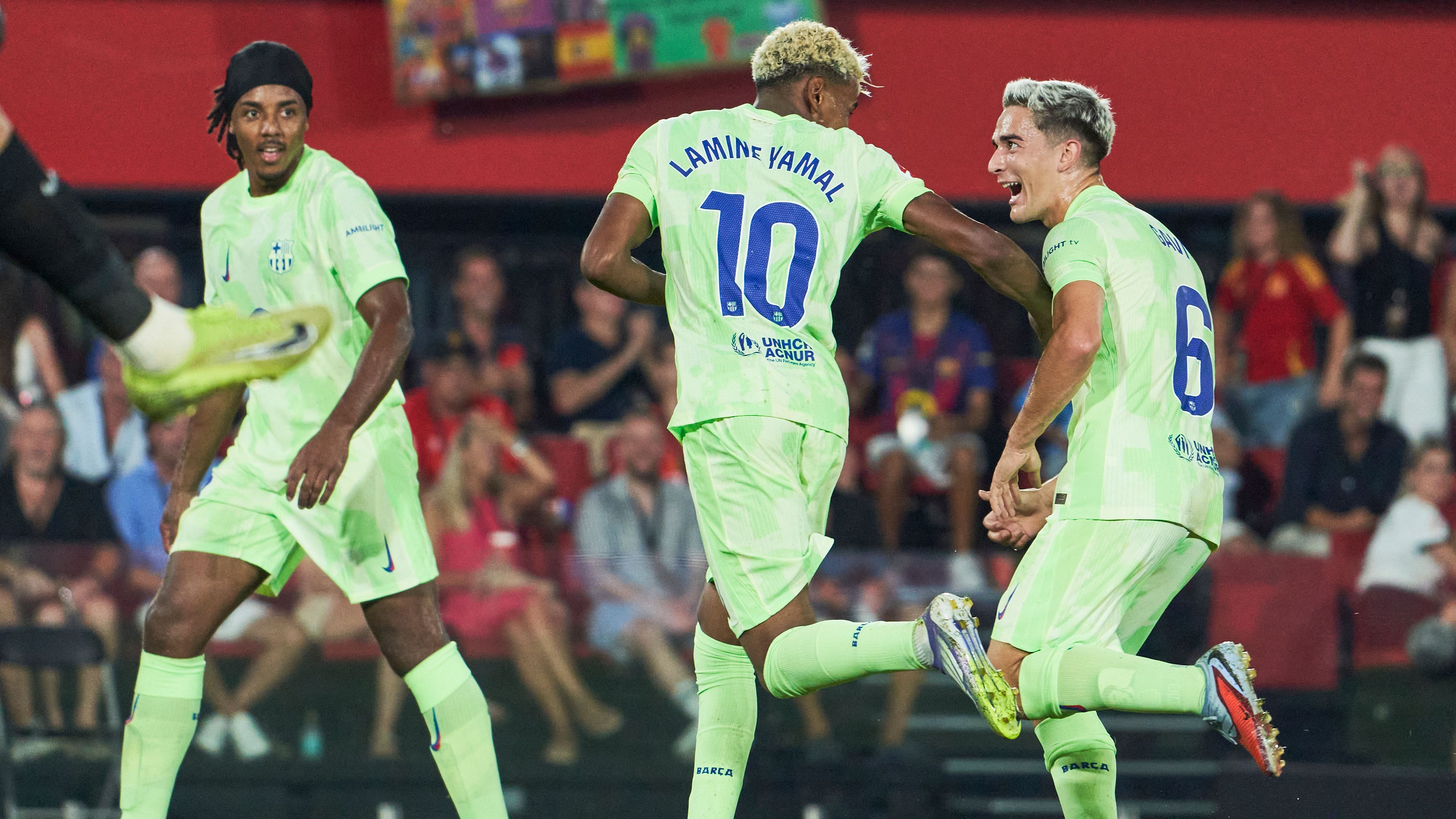وست هام يونايتد وولفرهامبتون واندررز يتنافسان على لاعب وسط برشلونة بقيمة 30 مليون يورو