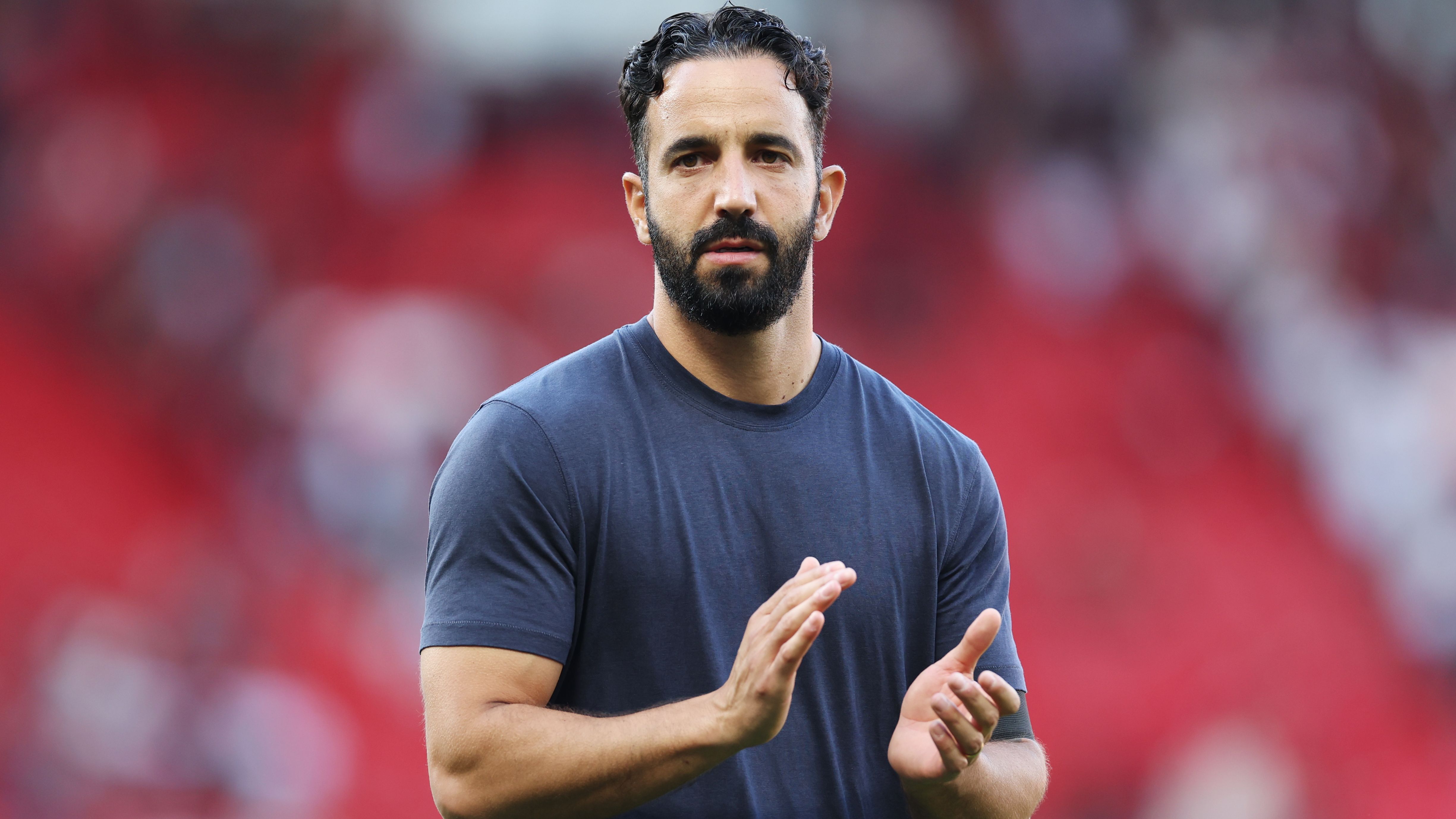 واين روني يحث مانشستر يونايتد على التعاقد مع بطل دوري أبطال أوروبا قبل الموعد النهائي للانتقالات الصيفية
