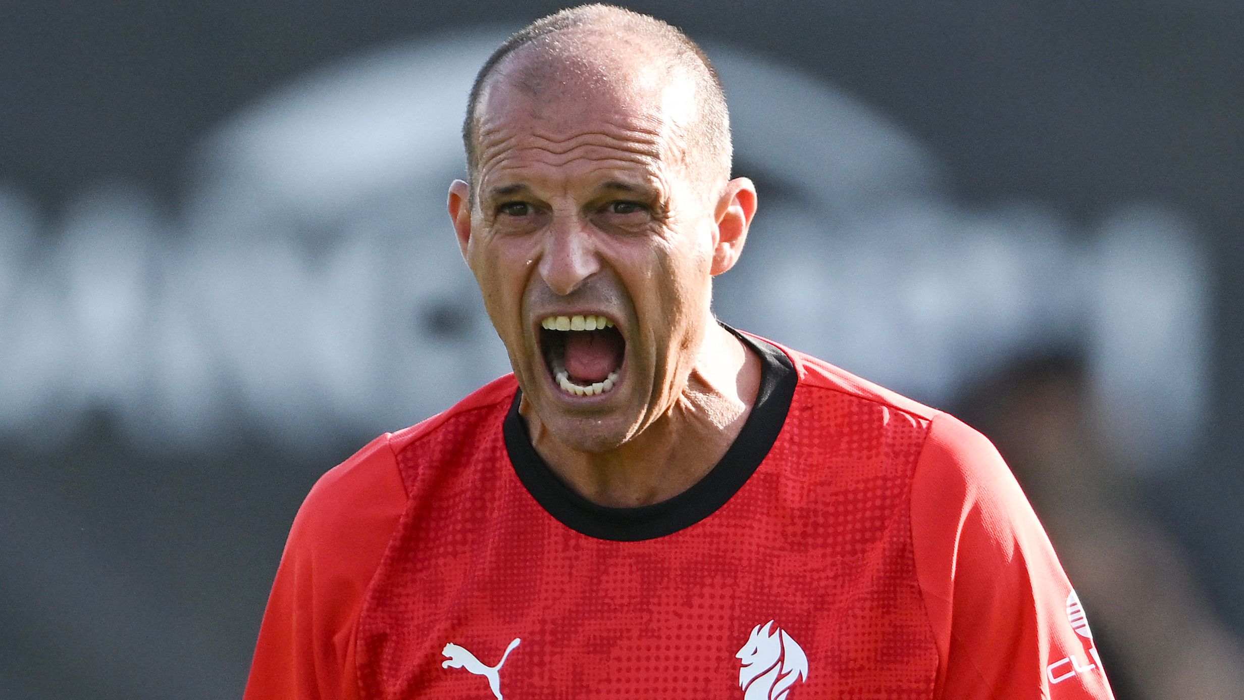 ميلان يتعاقد مع مانشستر سيتي لضم مانويل أكانجي، وينافس جالطة سراي على ضم المدافع
