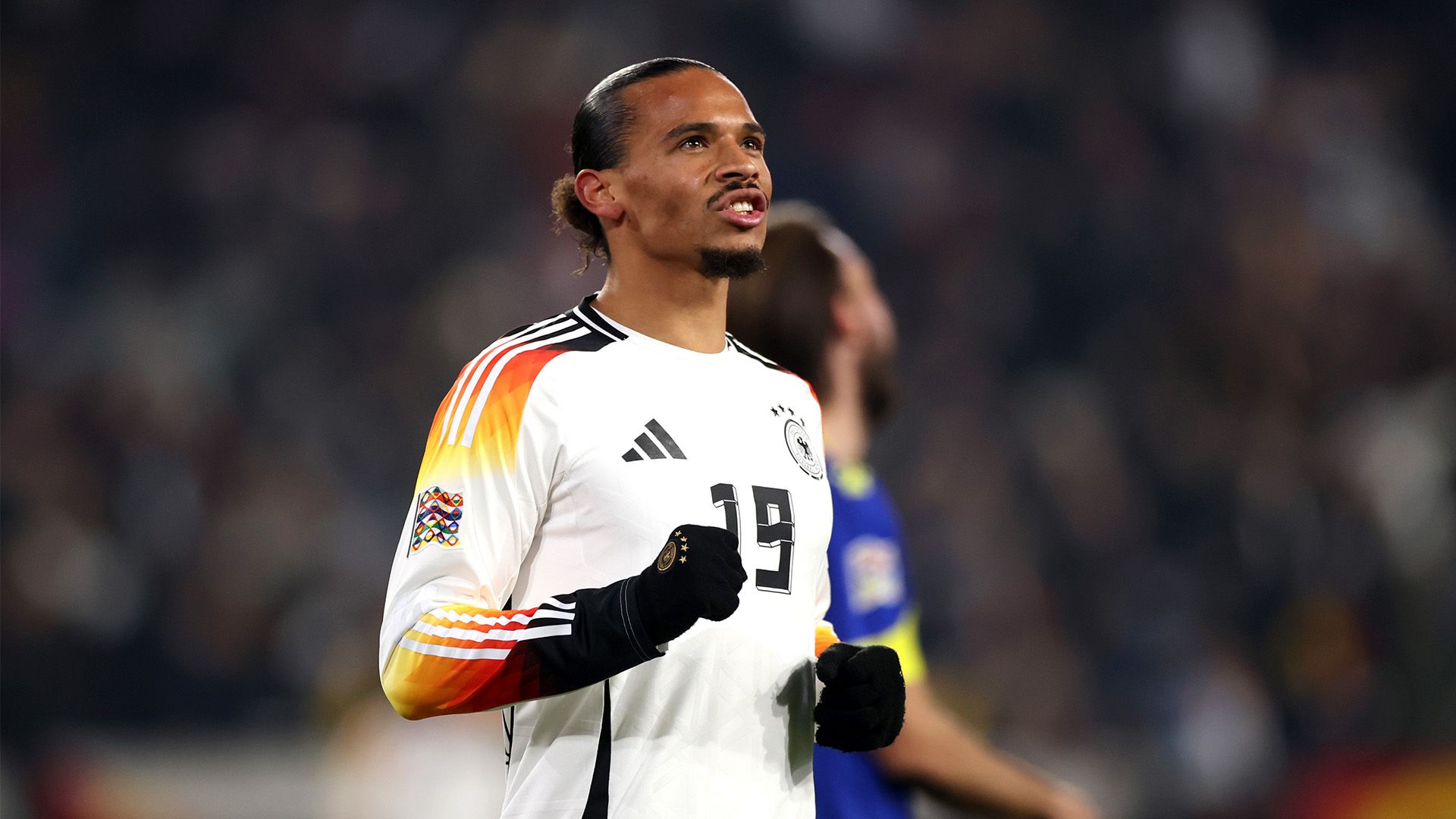 ليروي ساني يرد على انتقادات جوليان ناجلسمان لـ"الدوري الأسوأ" وسط حالة عدم اليقين بشأن كأس العالم