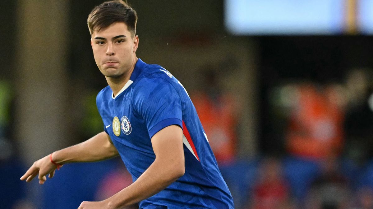 نجم سابق يتوقع تألق كارني تشوكويميكا في بوروسيا دورتموند، لكن من غير المرجح أن يحل آرون أنسلمينو مشاكله الدفاعية