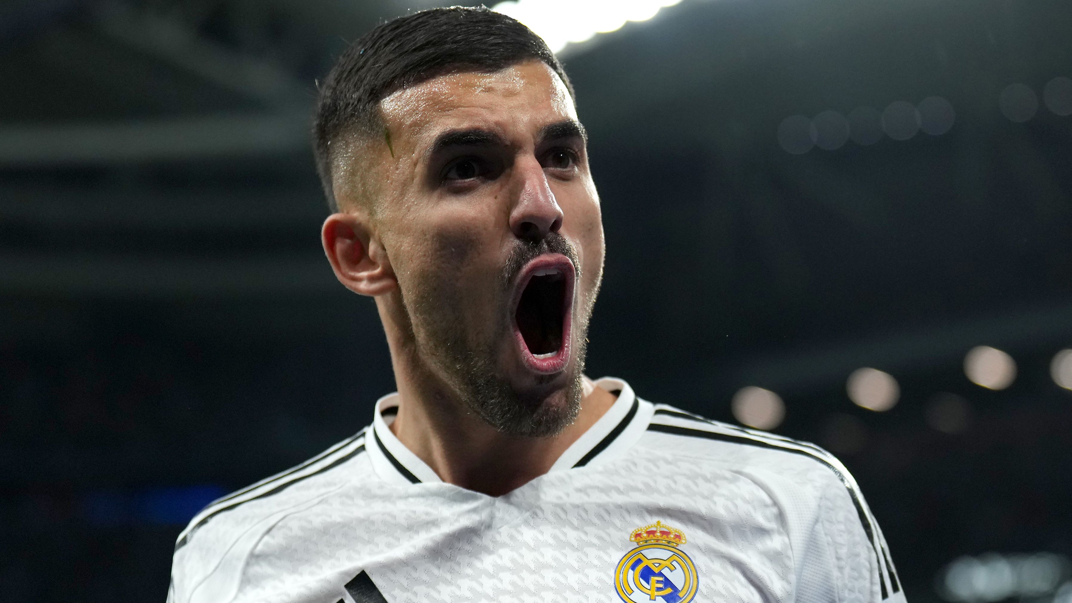 مارسيليا وريال مدريد يقتربان من التوصل إلى اتفاق بشأن انتقال لاعب خط الوسط، مع التزام روبرتو دي زيربي الذي أثبت أنه حاسم